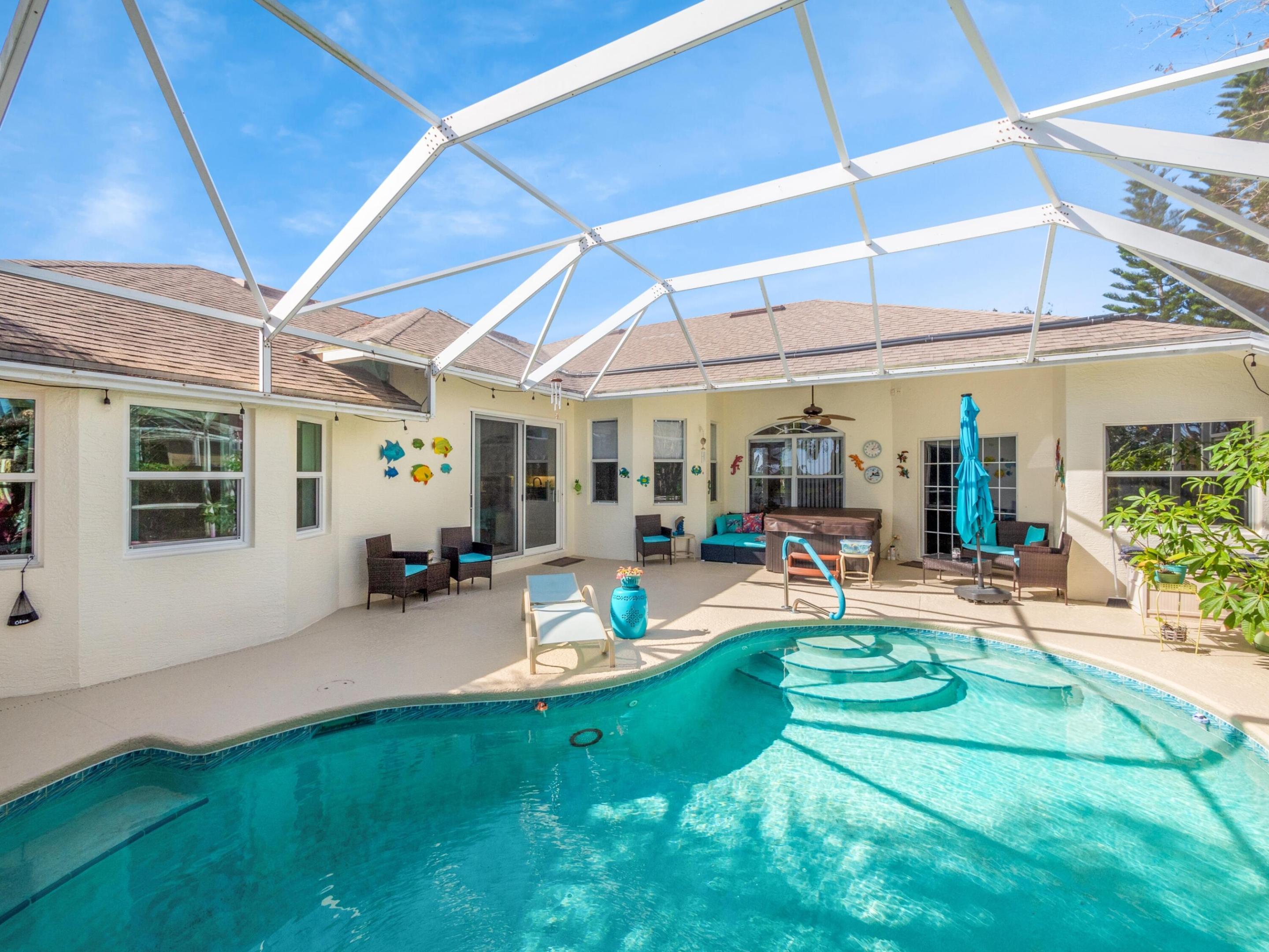 221 SW Whitewood Drive