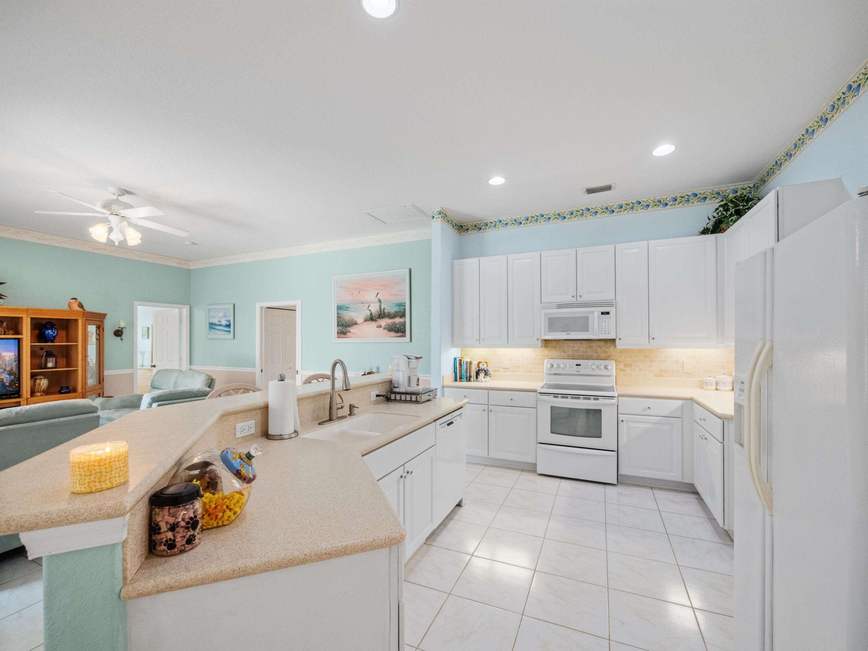 221 SW Whitewood Drive