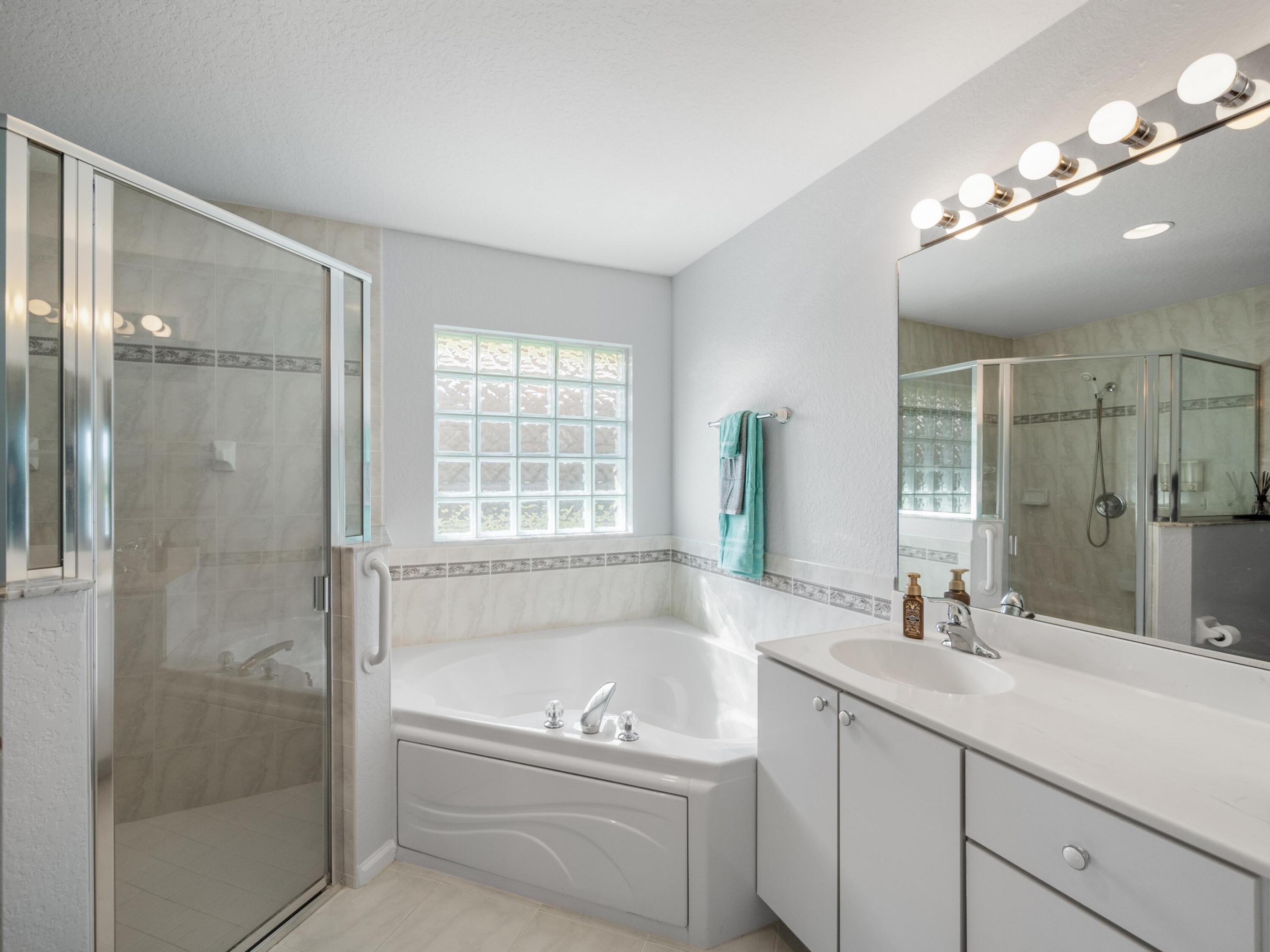 221 SW Whitewood Drive