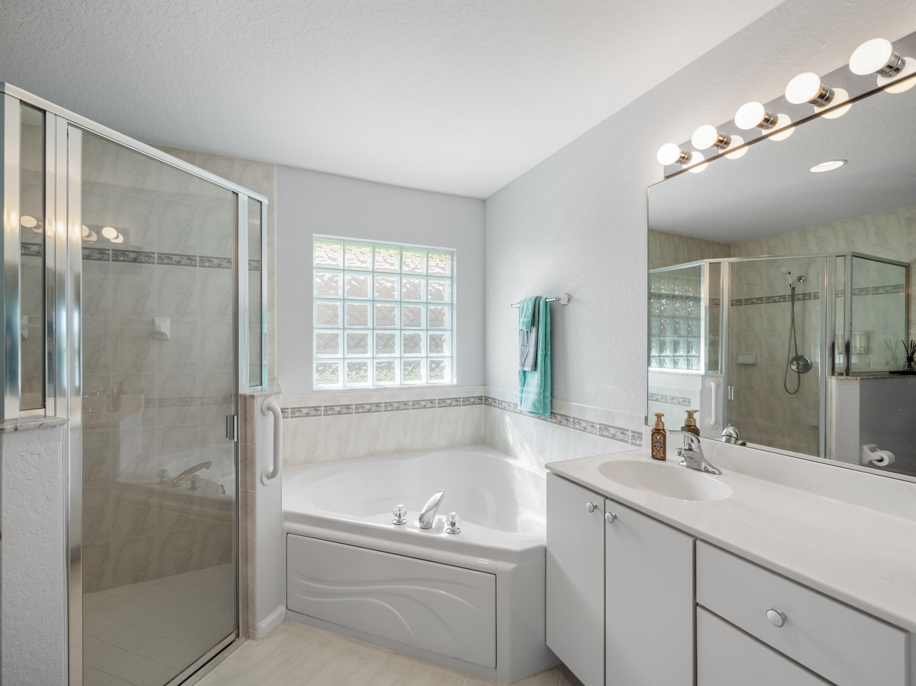 221 SW Whitewood Drive