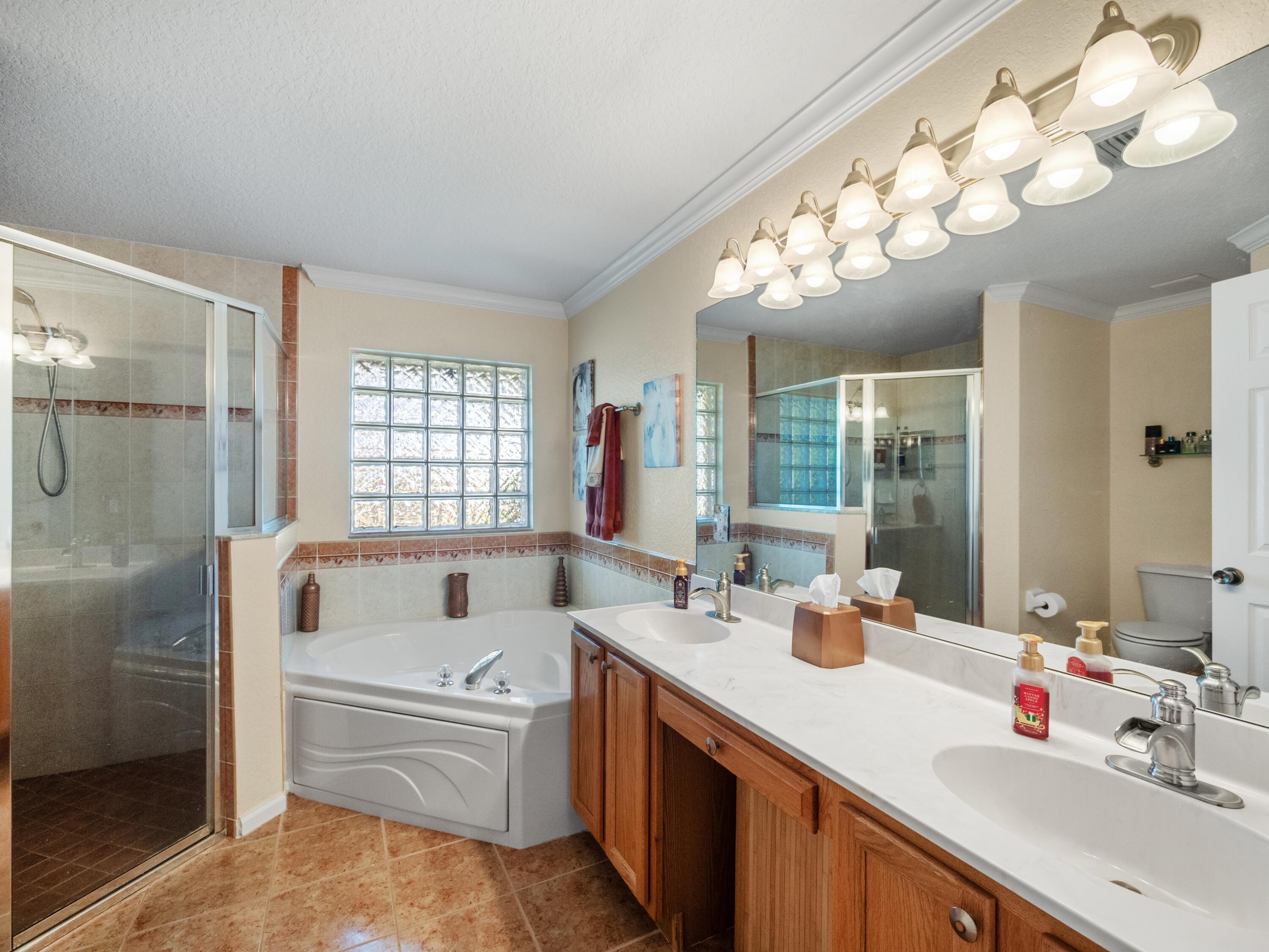 221 SW Whitewood Drive