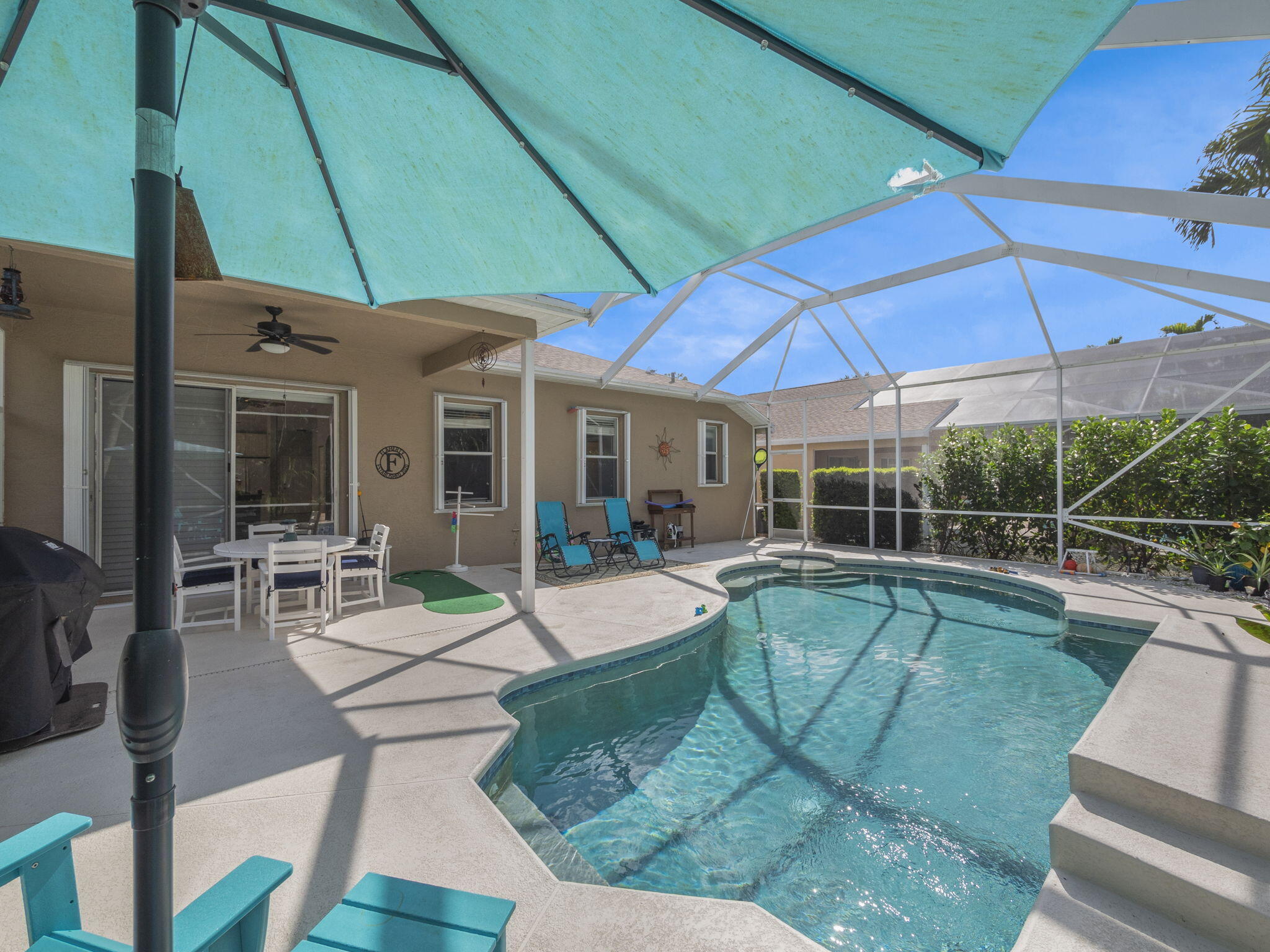 2432 SE Springtree Place