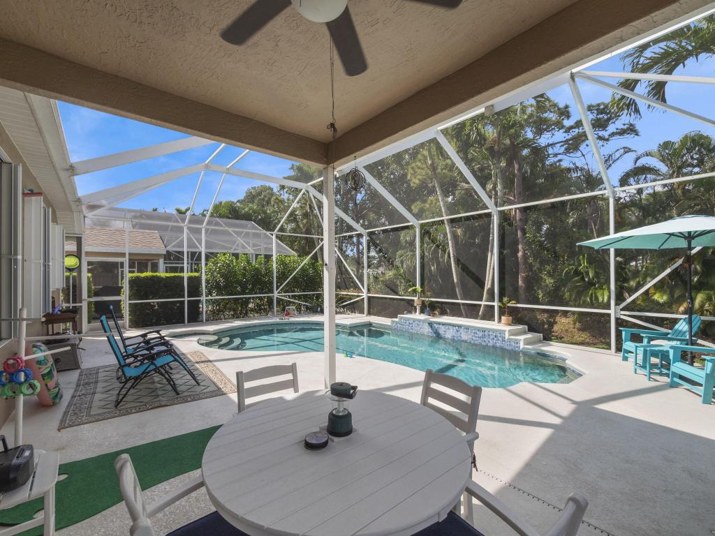 2432 SE Springtree Place