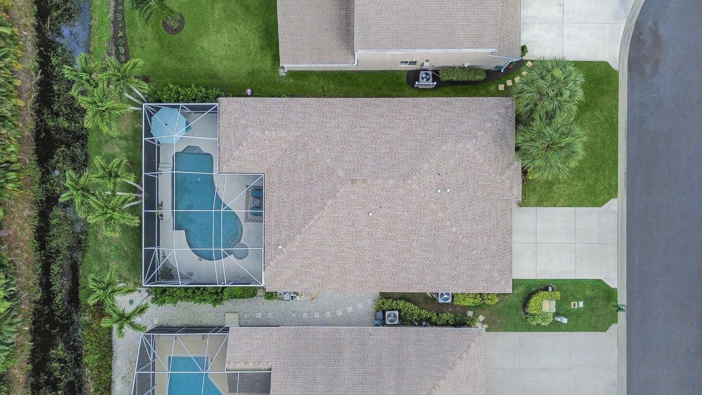 2432 SE Springtree Place