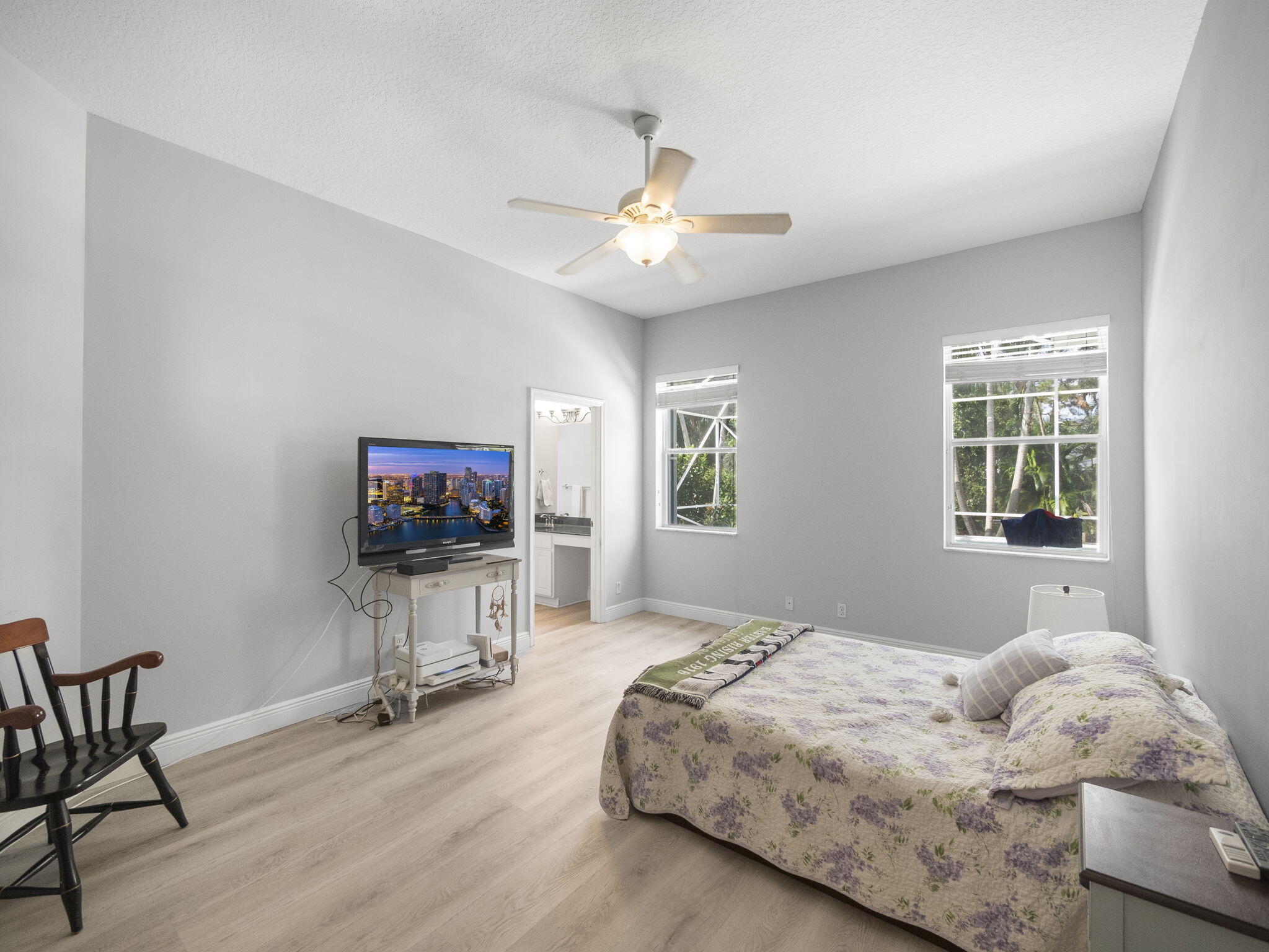 2432 SE Springtree Place