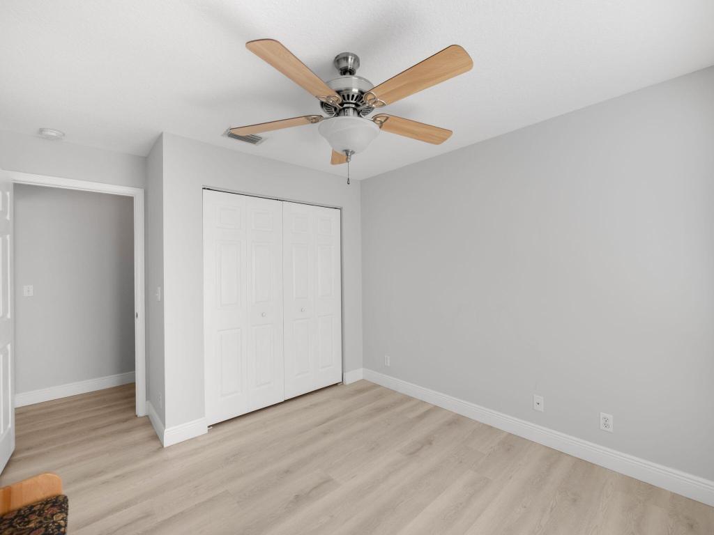 2432 SE Springtree Place