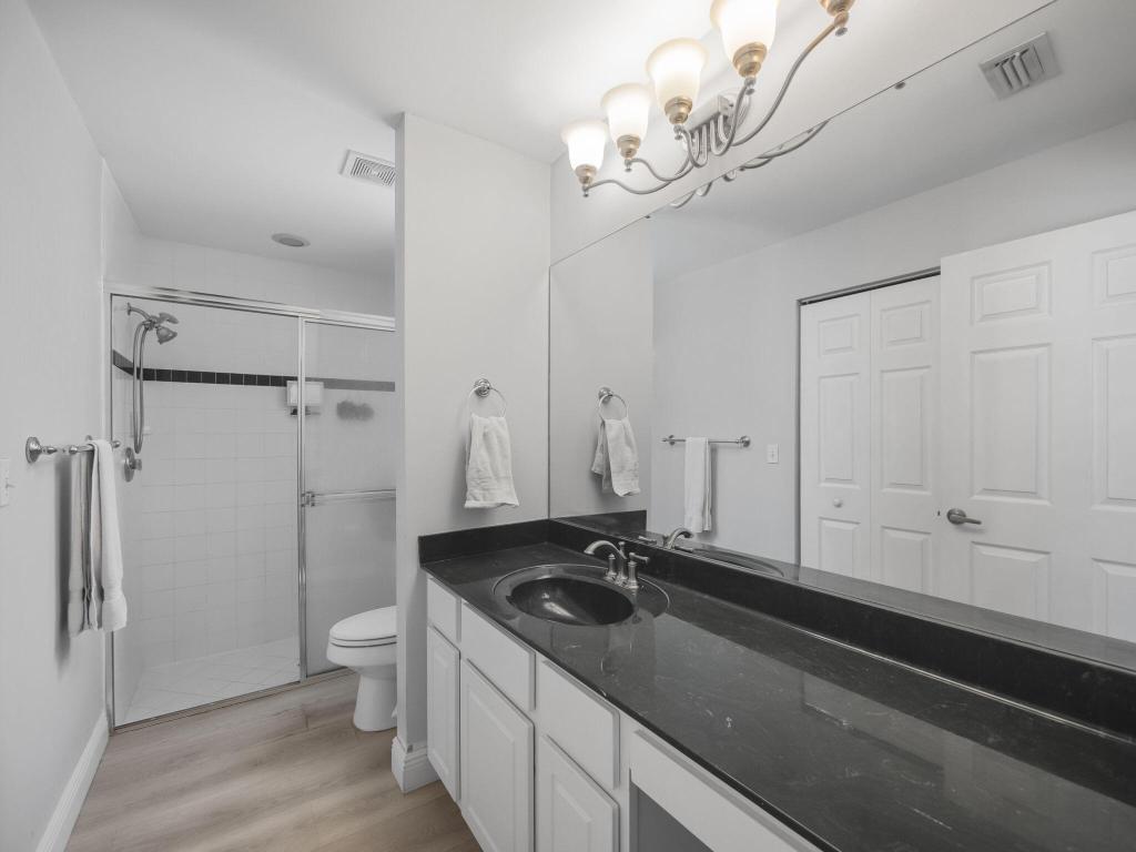 2432 SE Springtree Place