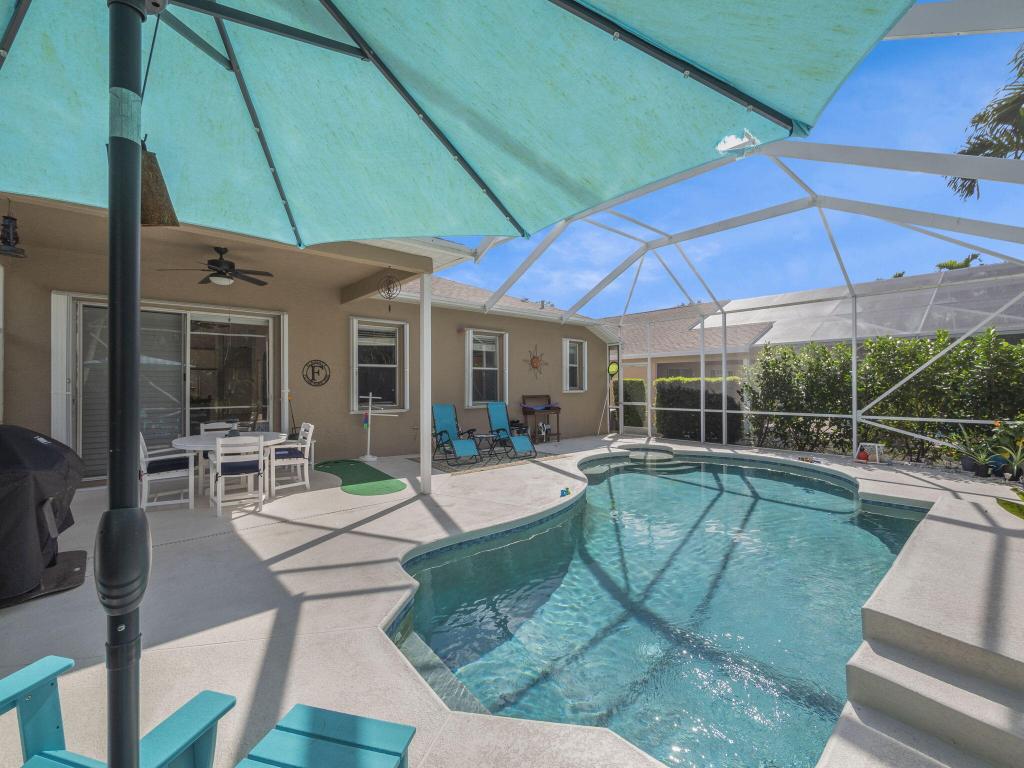 2432 SE Springtree Place