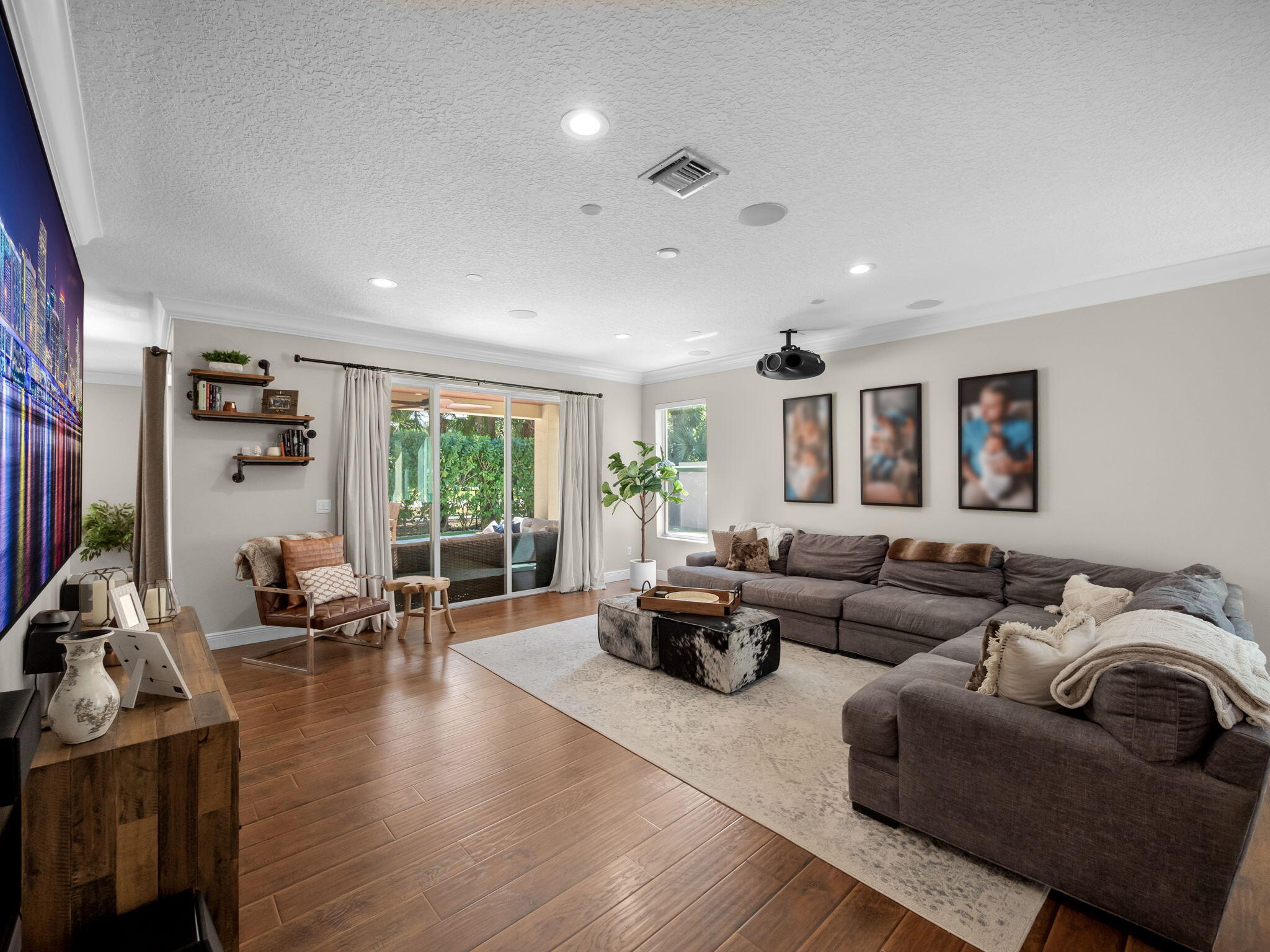 8037 Mariposa Grove Circle