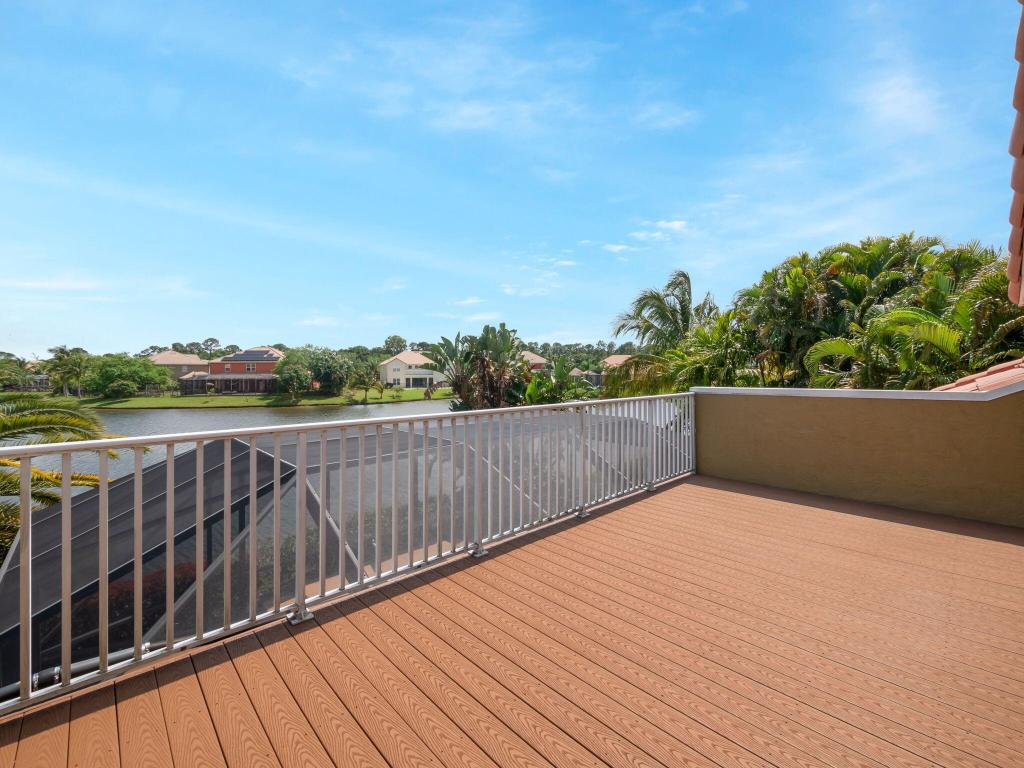 8389 SW Snapdragon Court