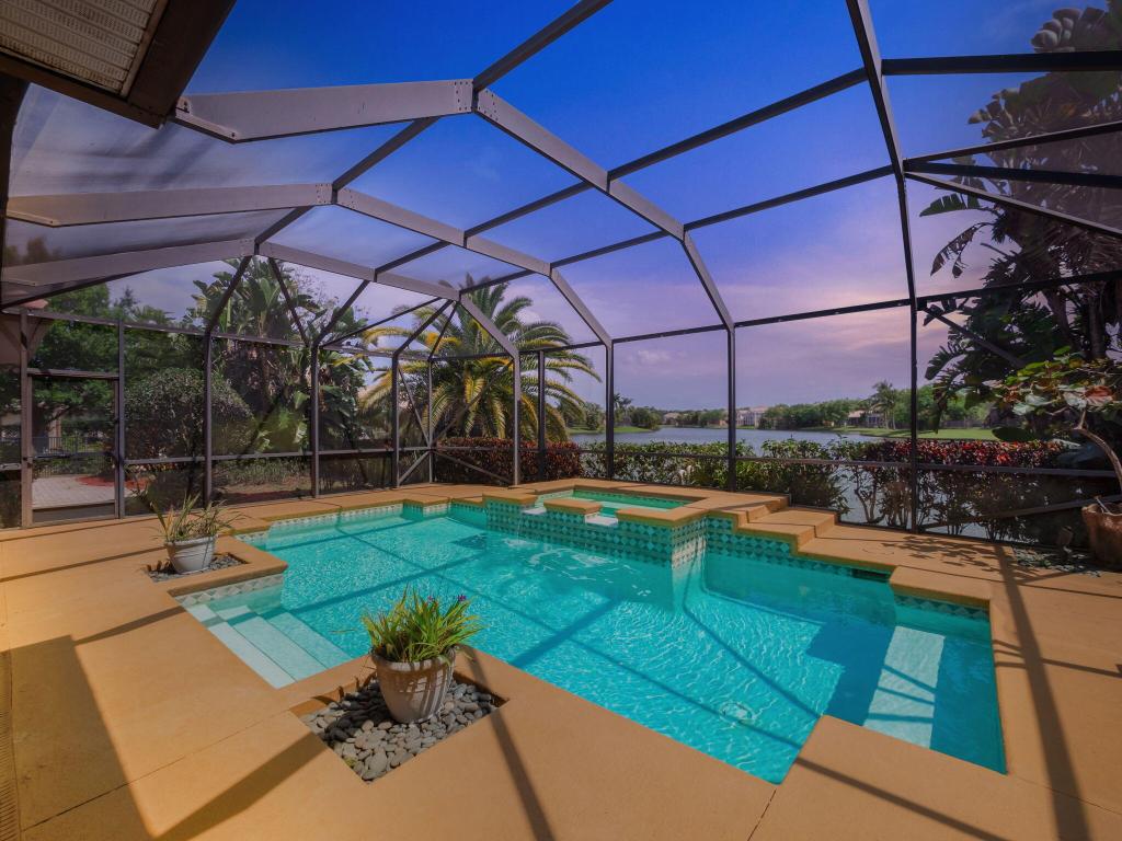 8389 SW Snapdragon Court