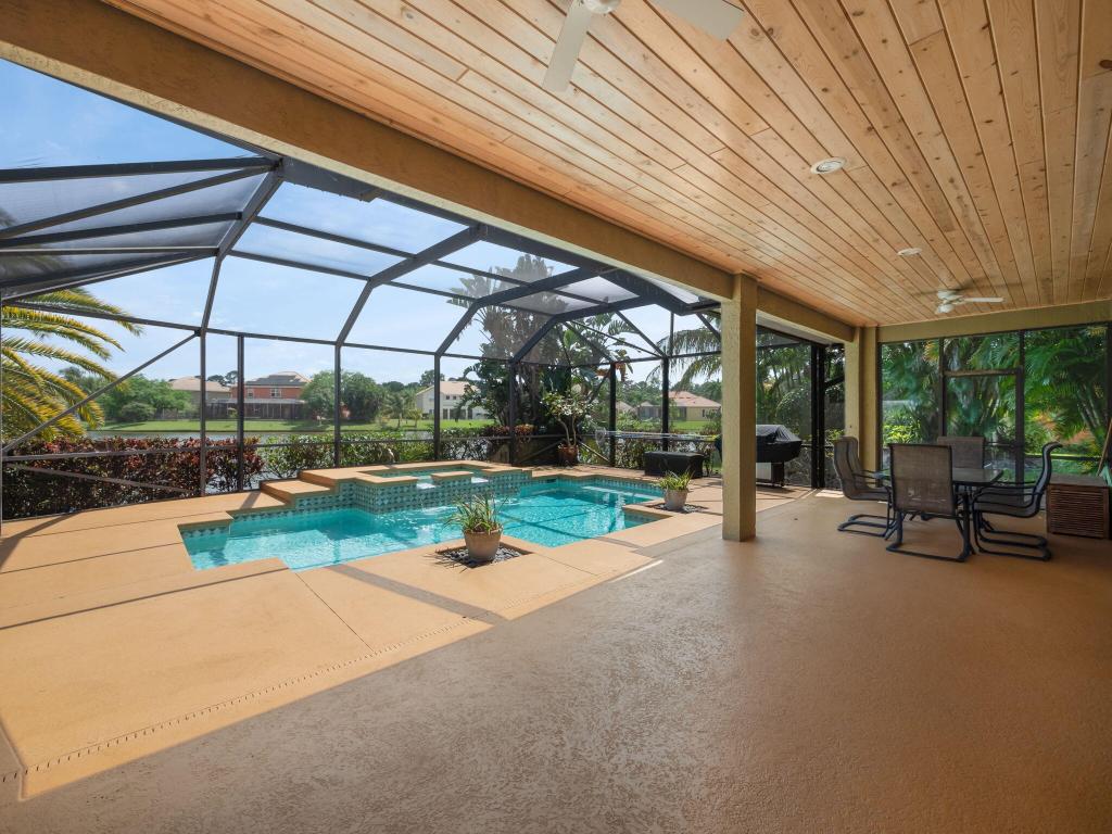 8389 SW Snapdragon Court