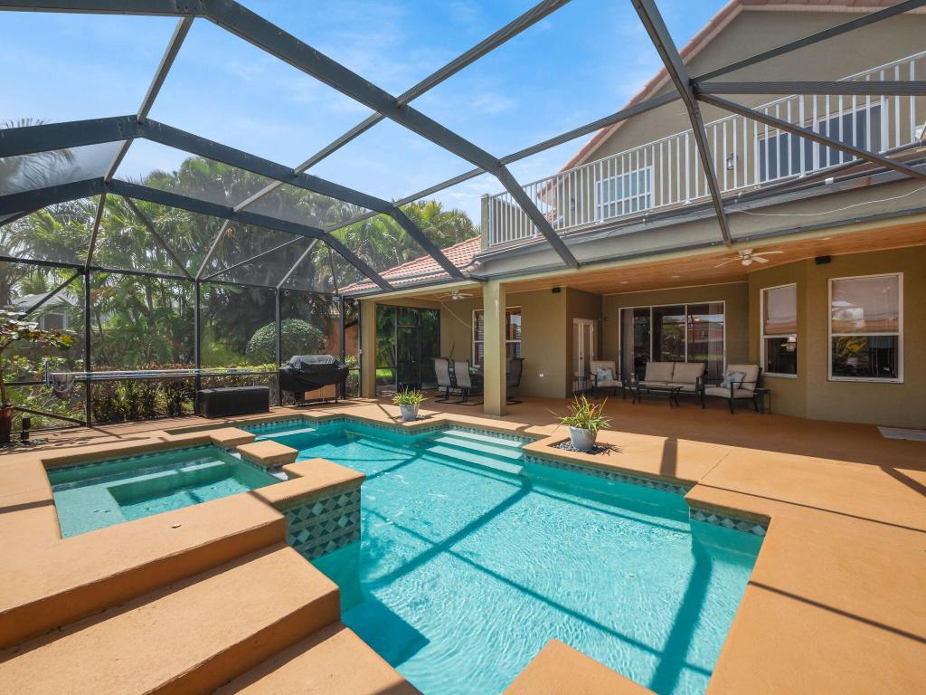 8389 SW Snapdragon Court