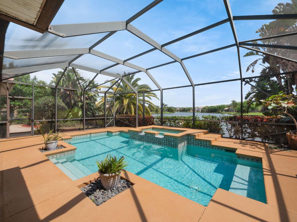 8389 SW Snapdragon Court