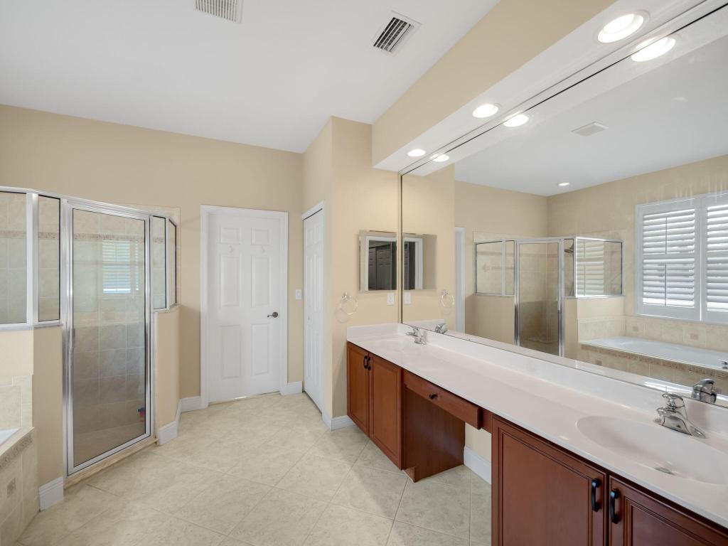 8389 SW Snapdragon Court