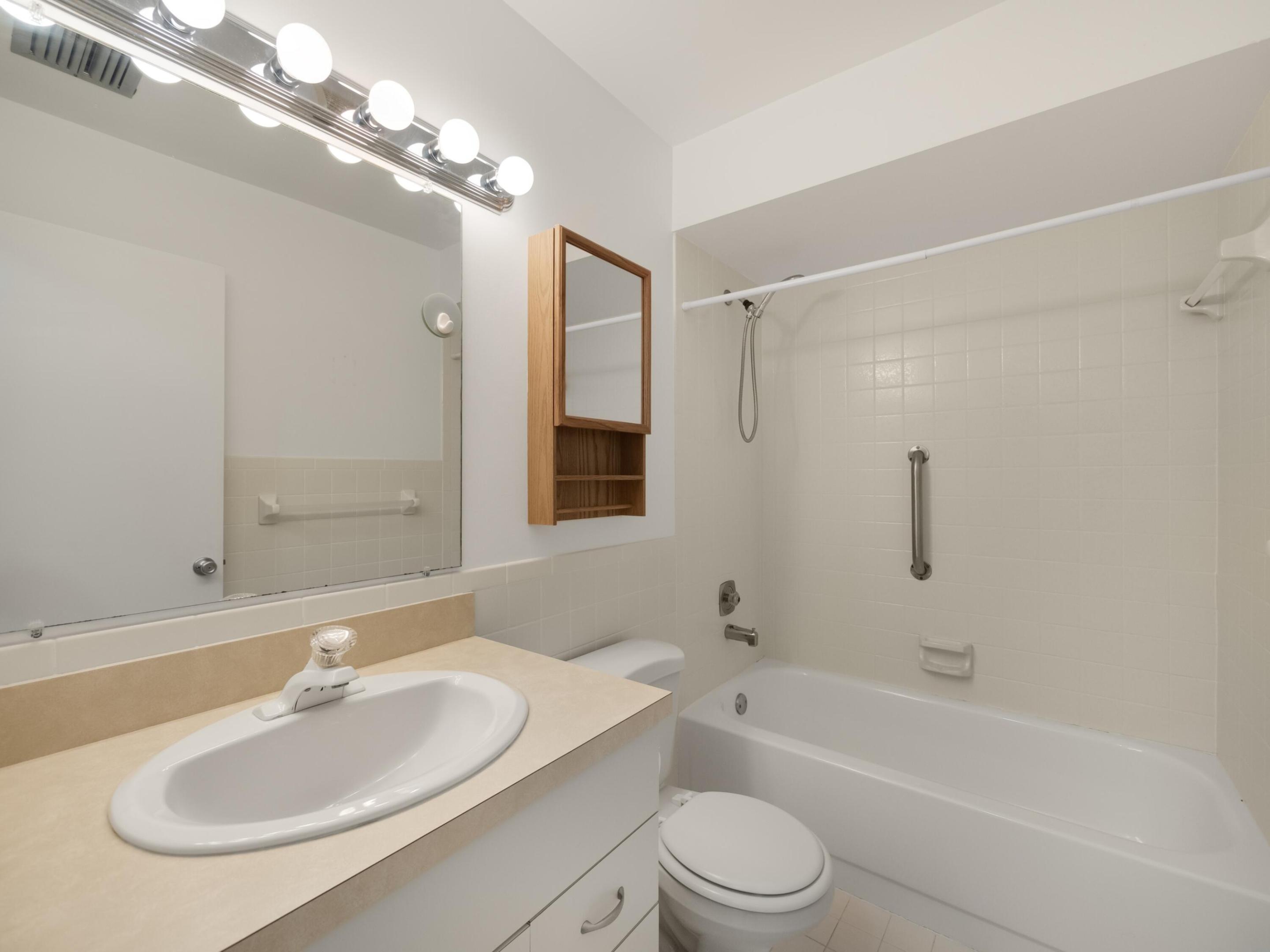 3011 SE Aster Lane 808