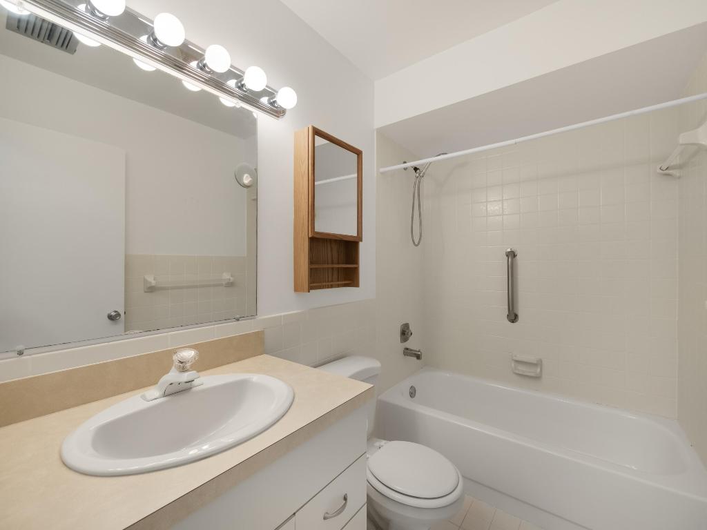 3011 SE Aster Lane 808