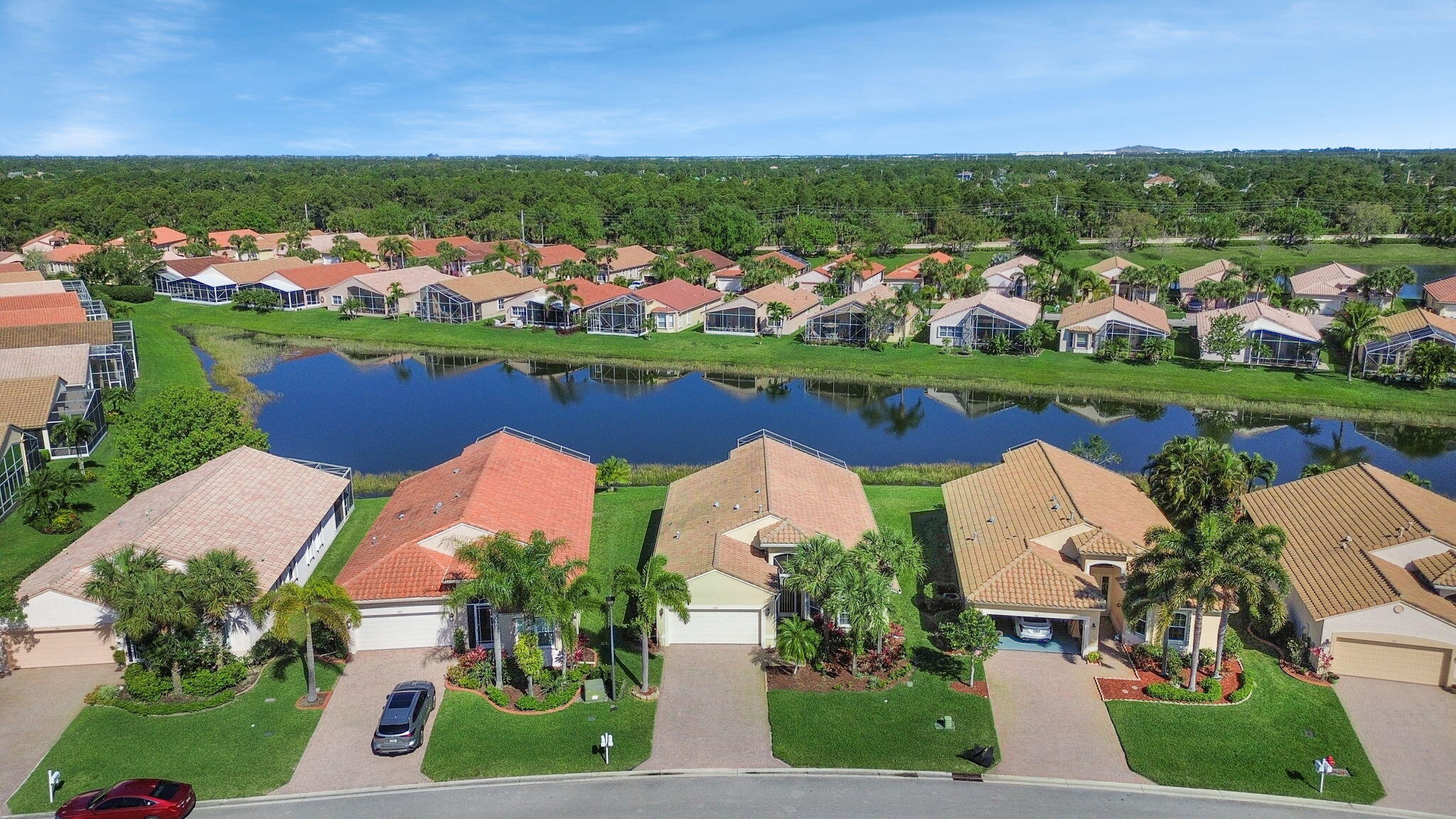 308 NW Shoreline Circle