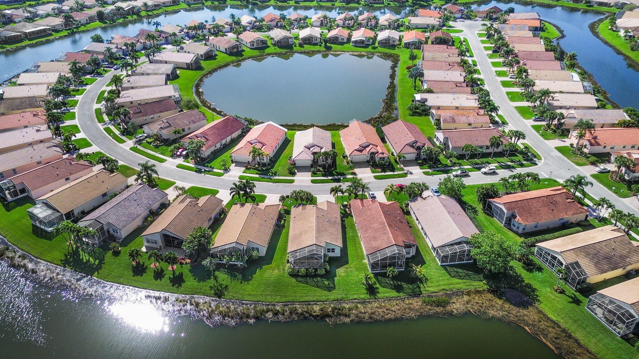 308 NW Shoreline Circle