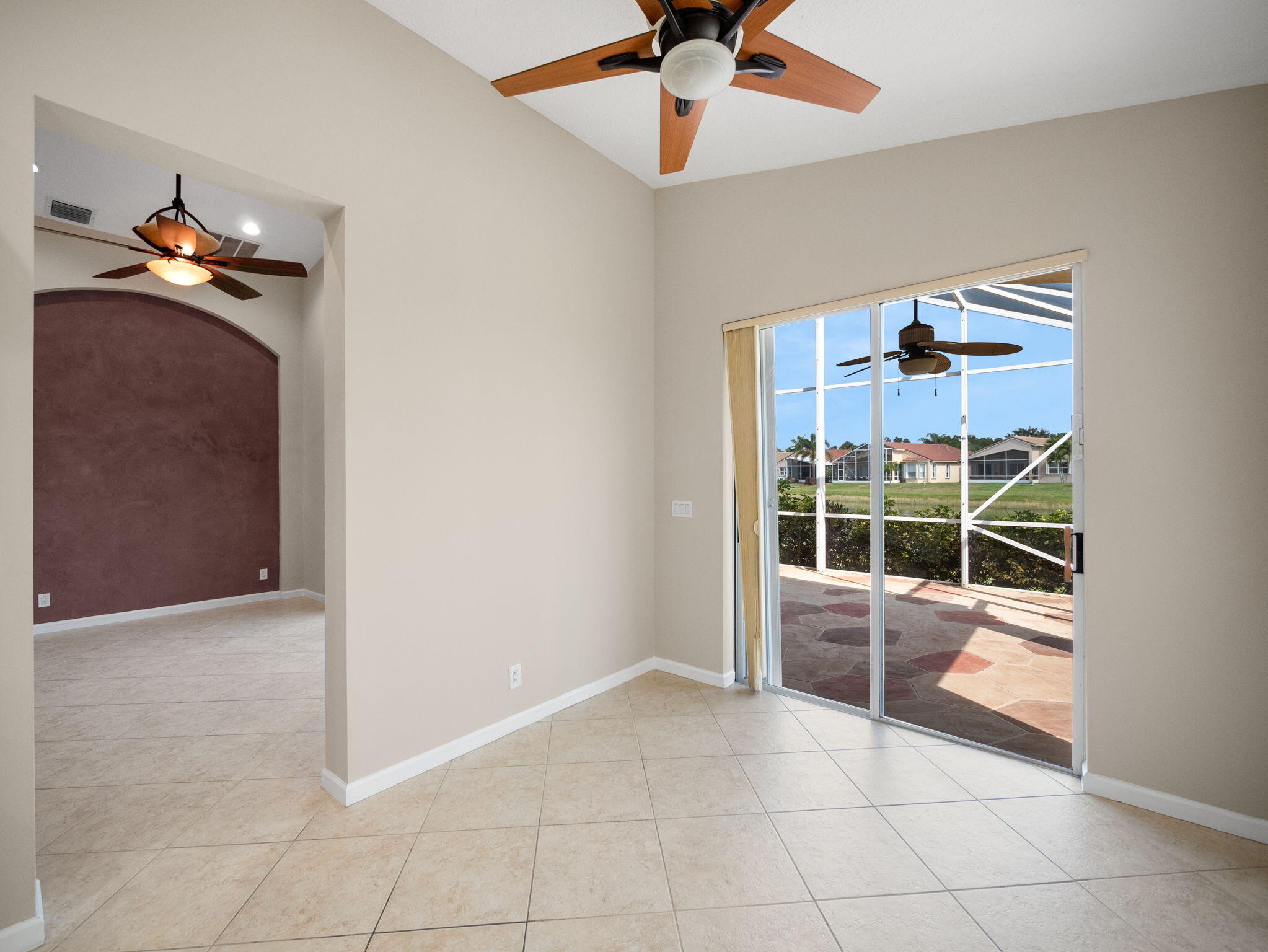 308 NW Shoreline Circle