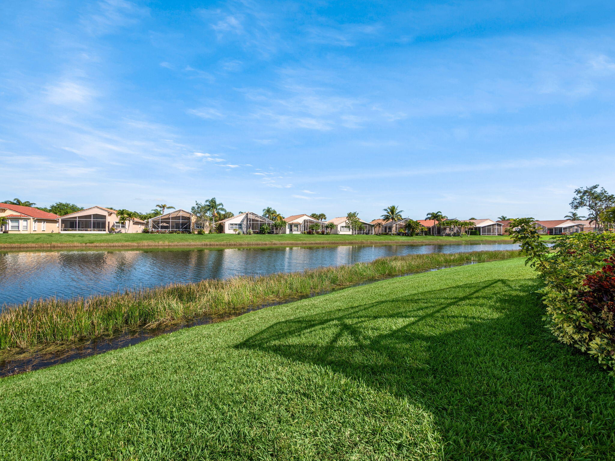 308 NW Shoreline Circle