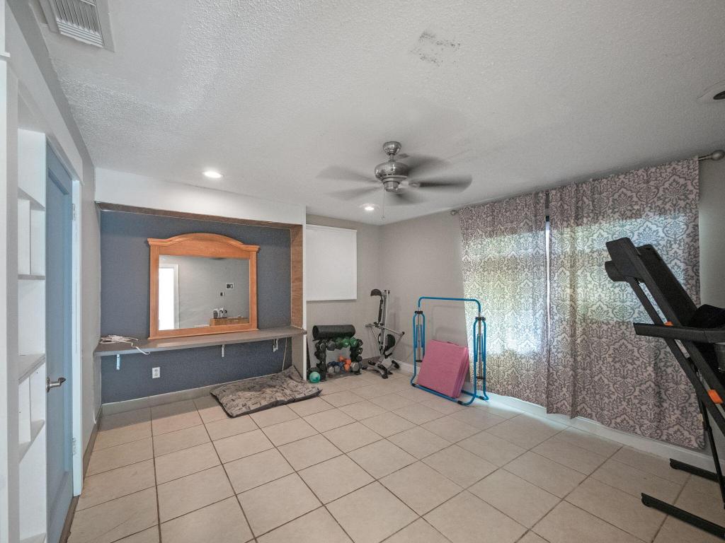 1938 SW Capri Street