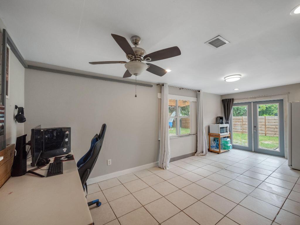 1938 SW Capri Street