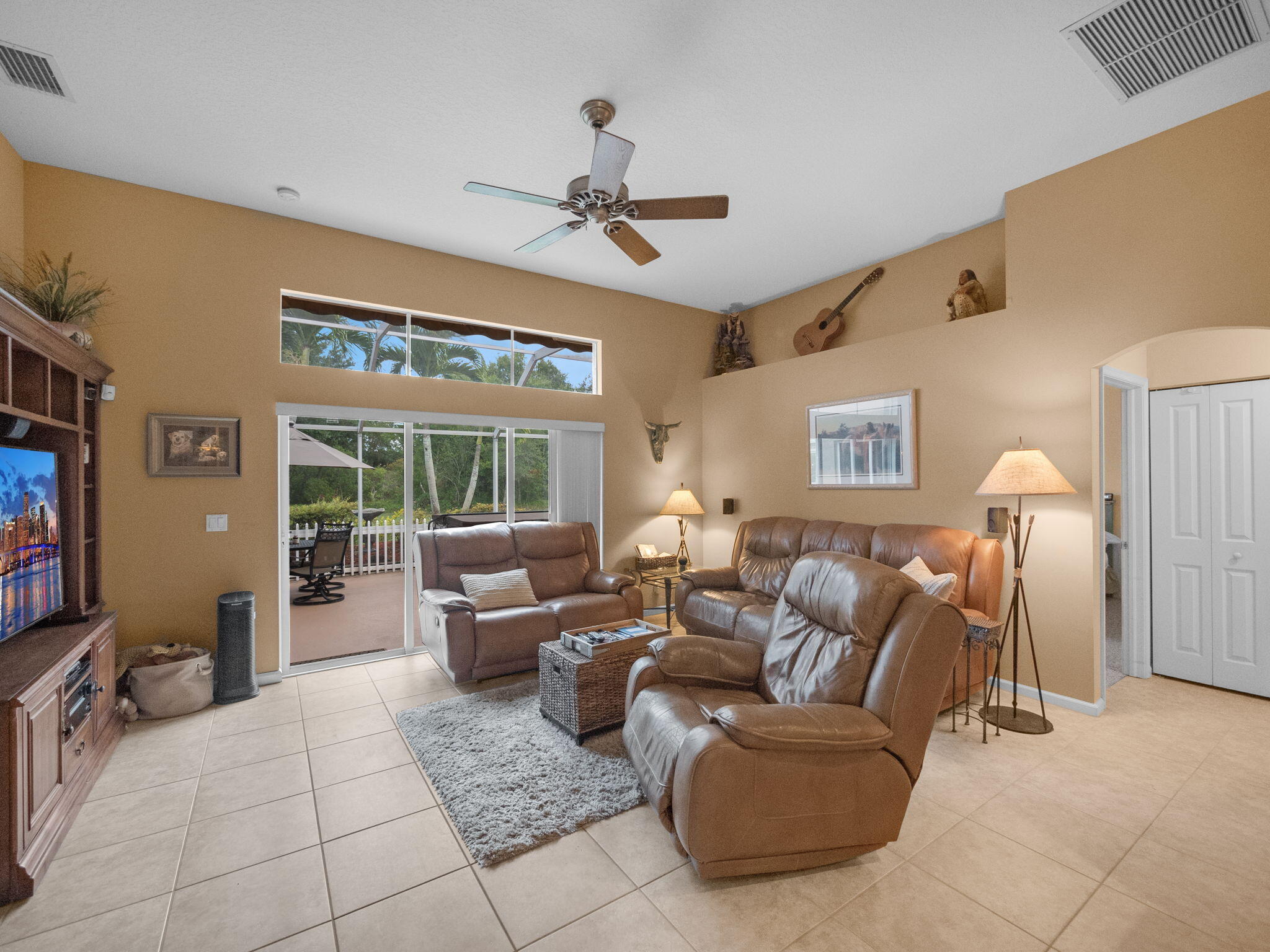 8121 SW Yachtsmans Drive