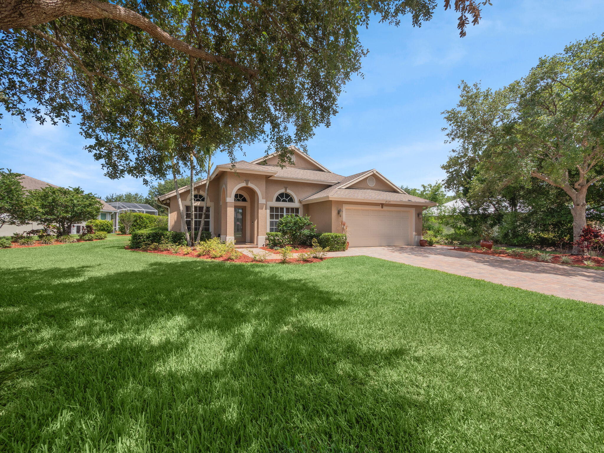 8121 SW Yachtsmans Drive