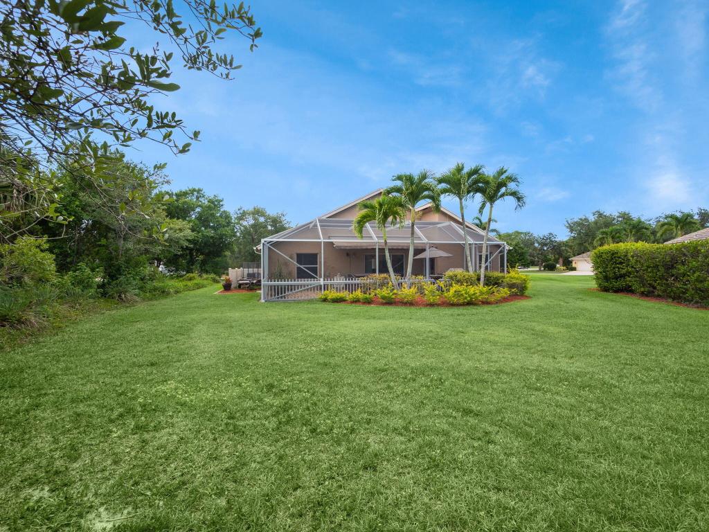 8121 SW Yachtsmans Drive