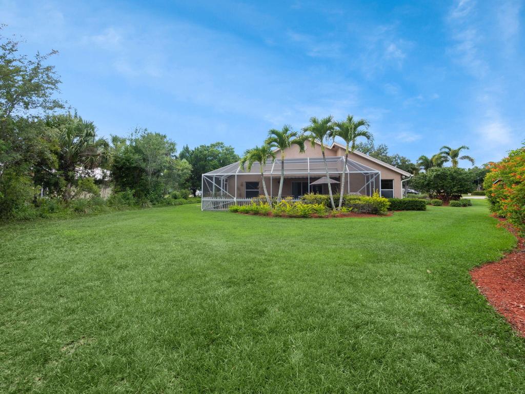 8121 SW Yachtsmans Drive