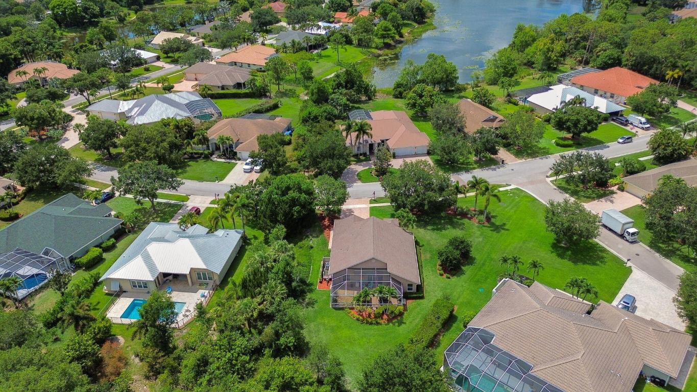 8121 SW Yachtsmans Drive