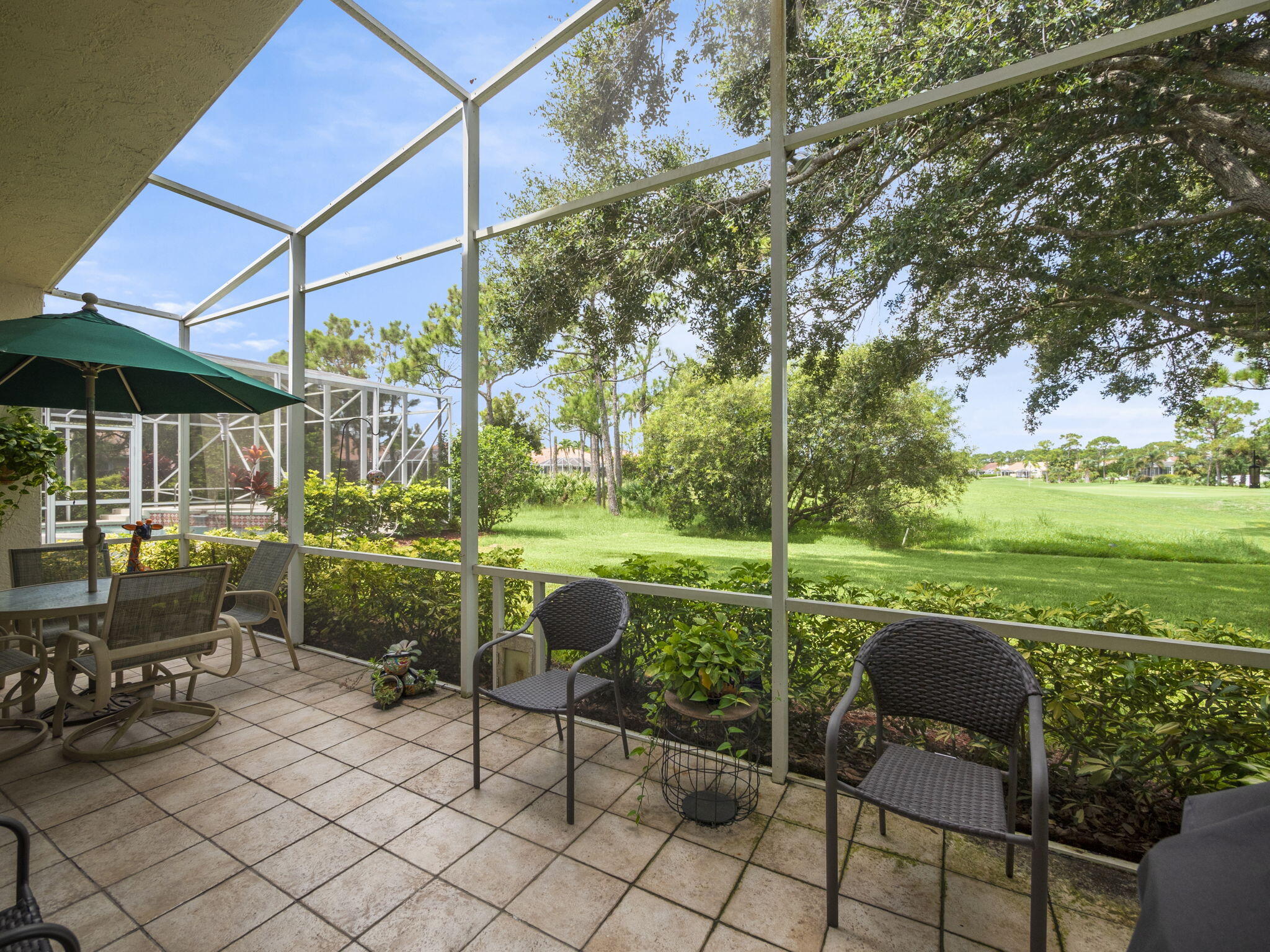 7136 SE Twin Oaks Circle