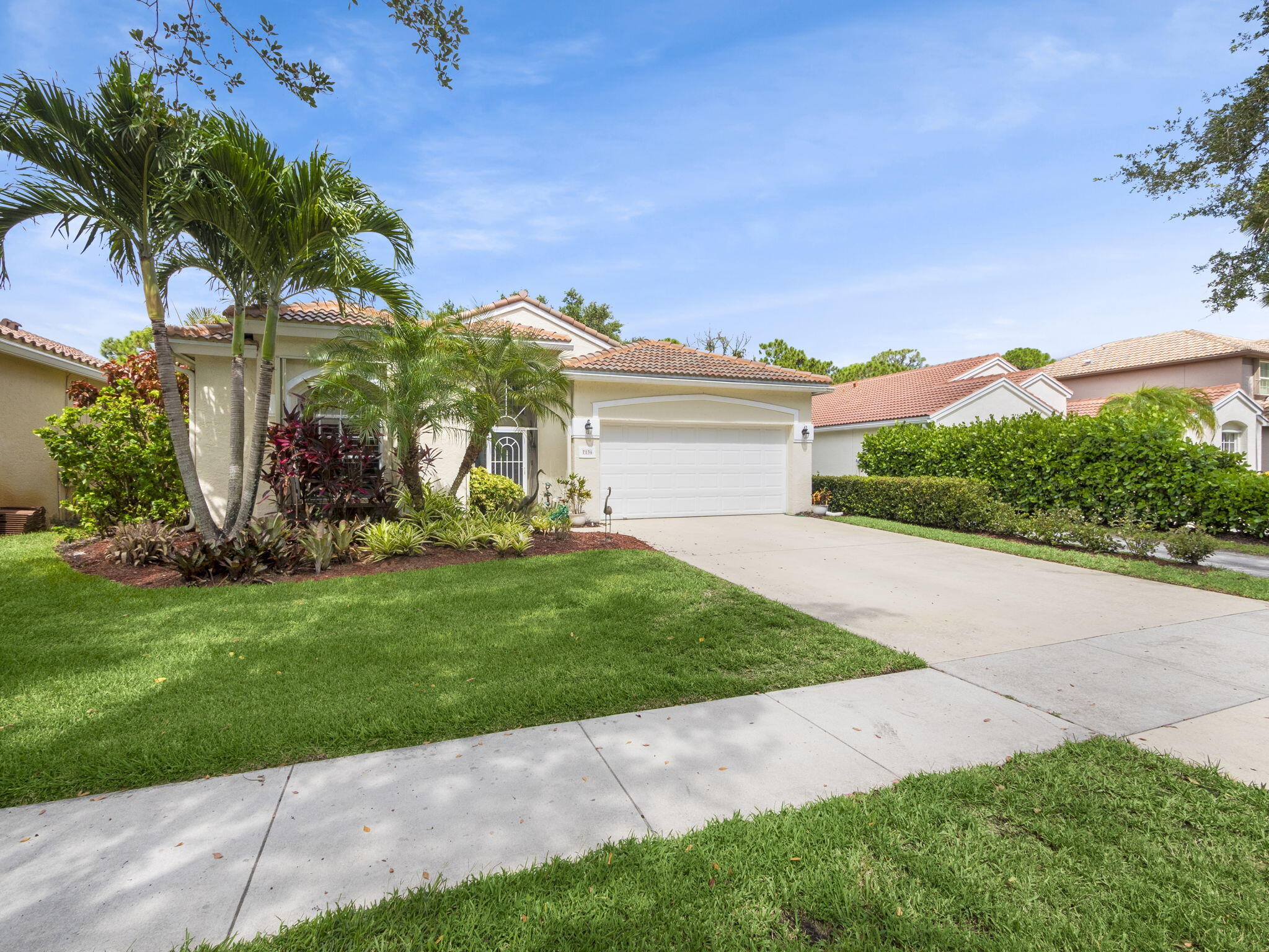 7136 SE Twin Oaks Circle