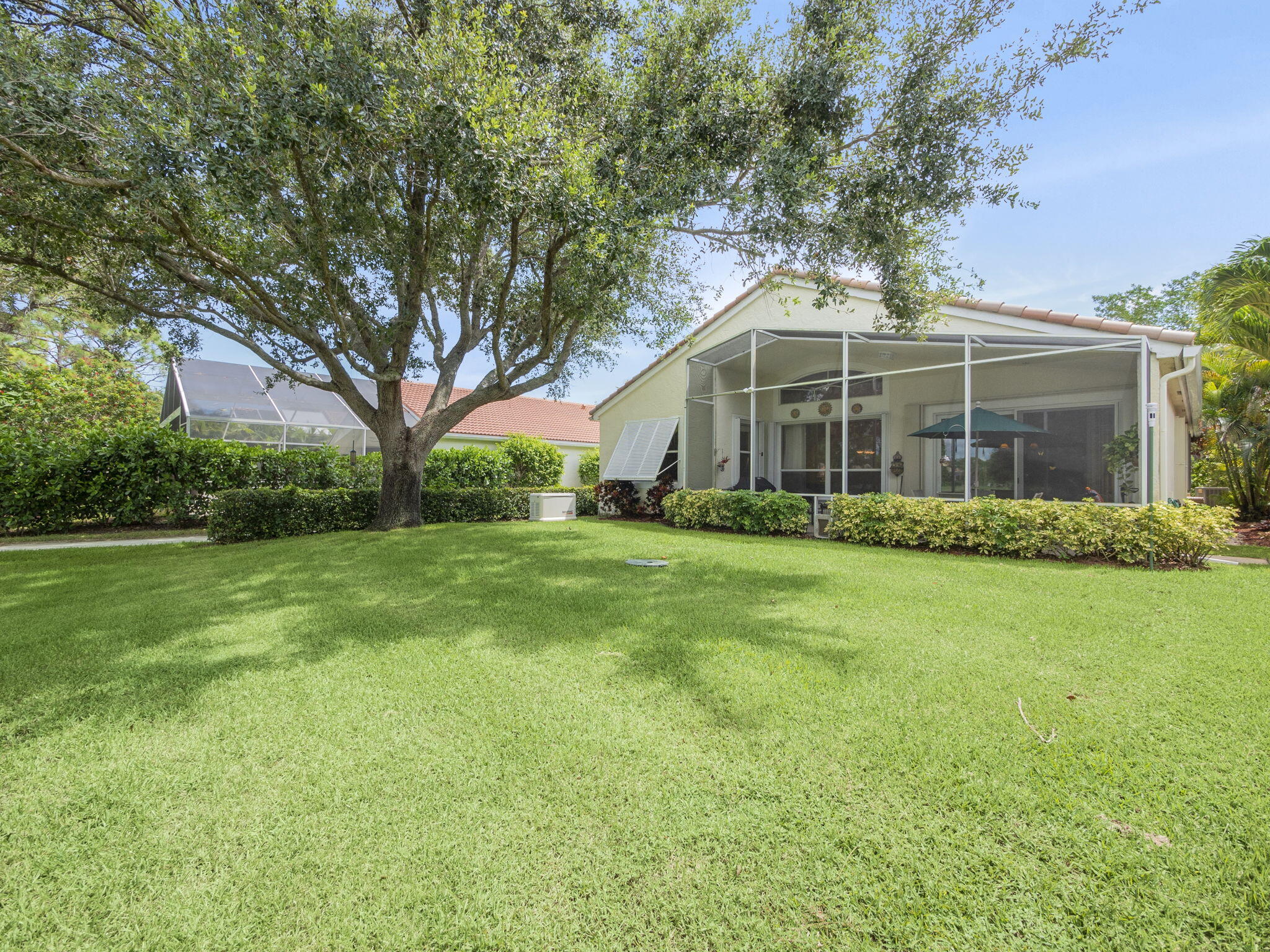 7136 SE Twin Oaks Circle