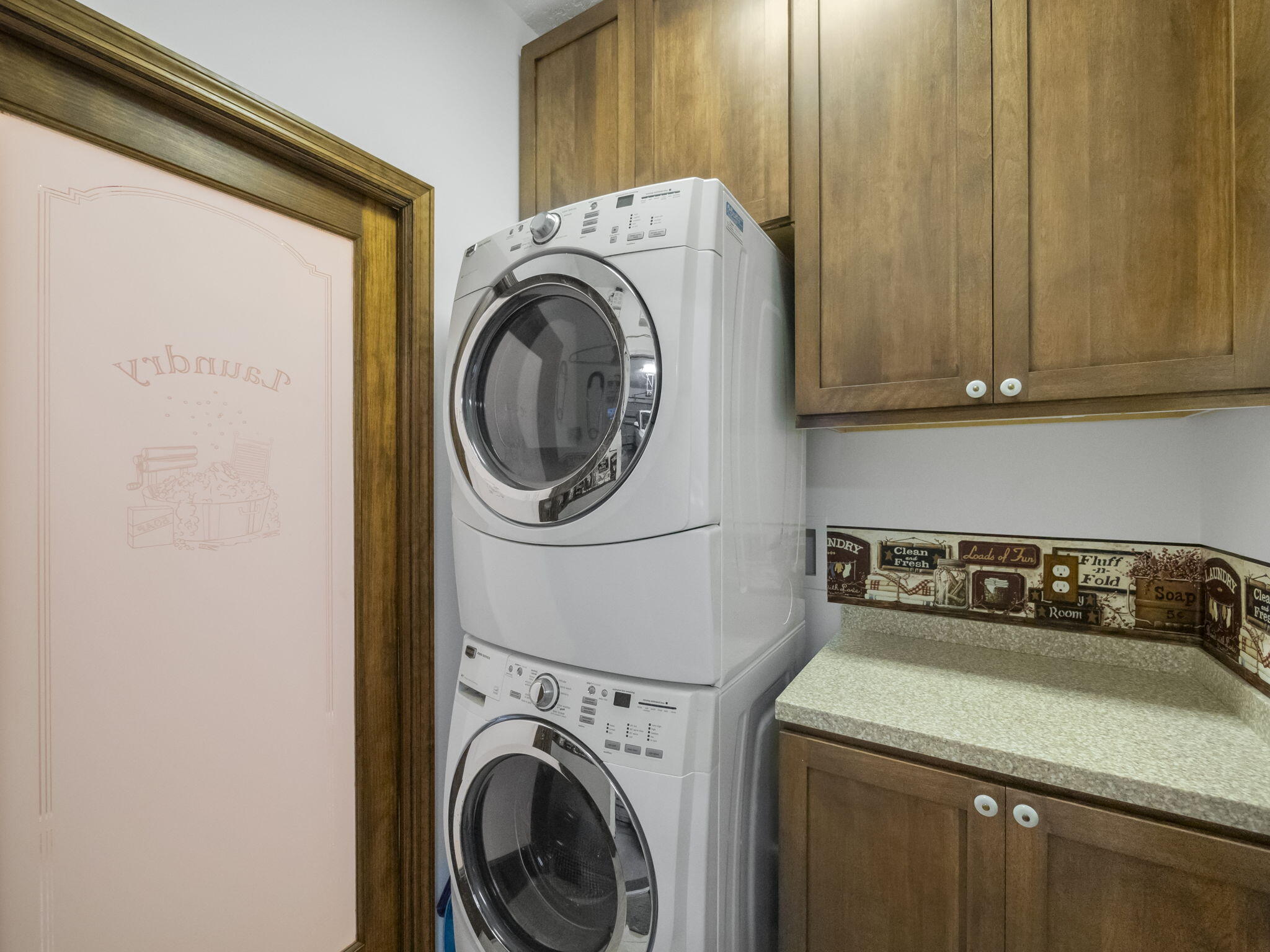 7136 SE Twin Oaks Circle