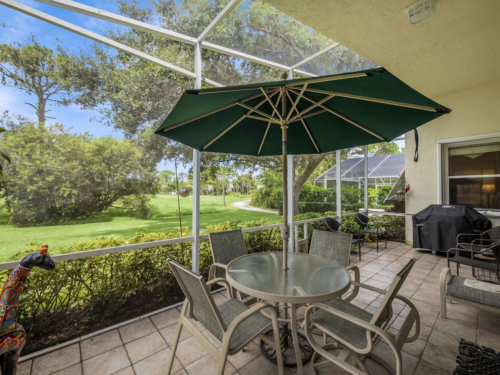 7136 SE Twin Oaks Circle