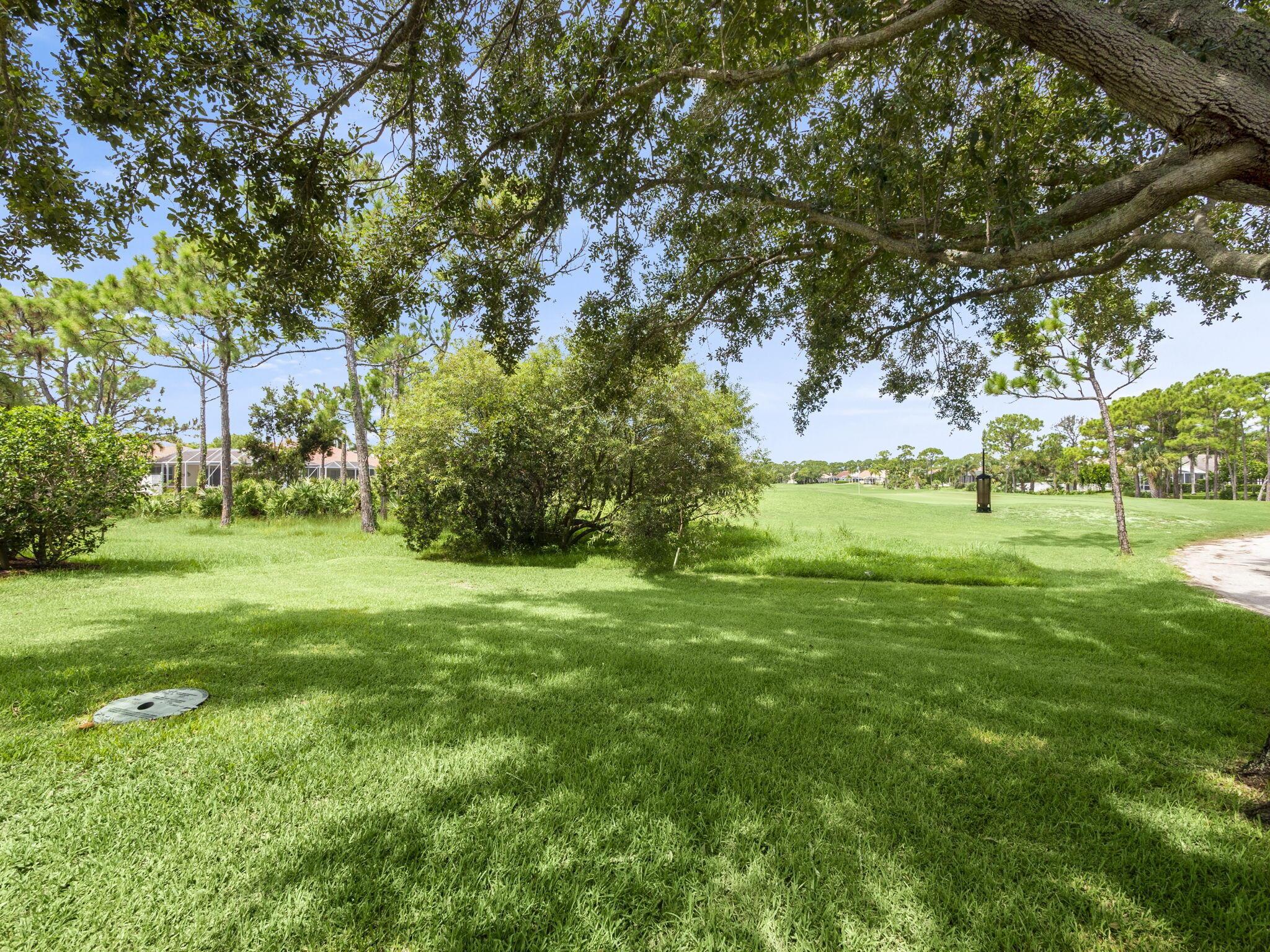 7136 SE Twin Oaks Circle