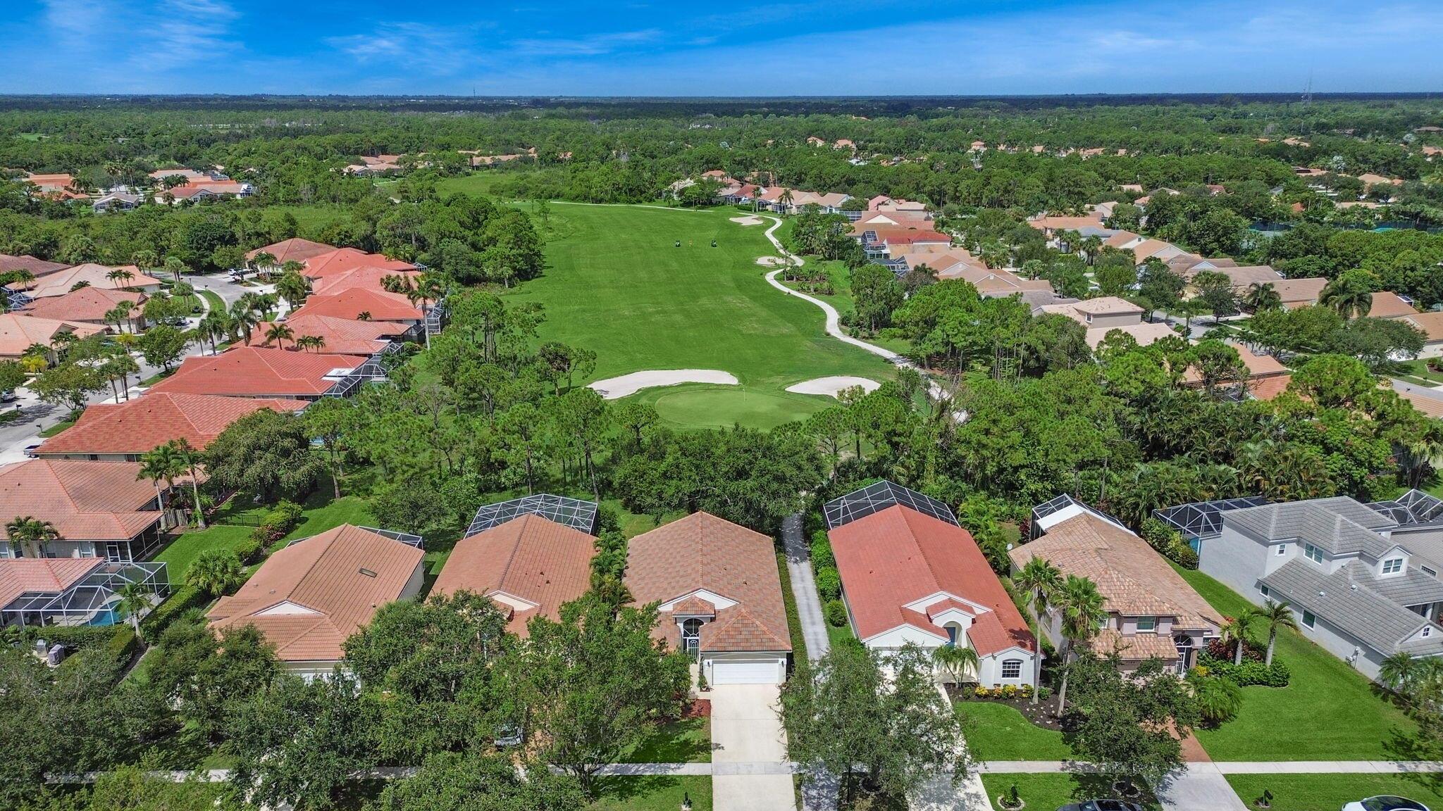 7136 SE Twin Oaks Circle