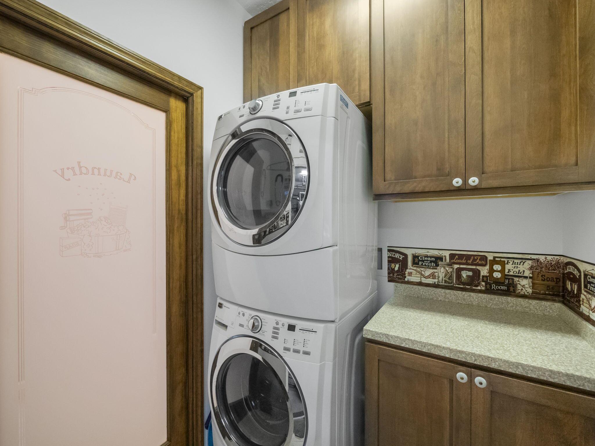 7136 SE Twin Oaks Circle