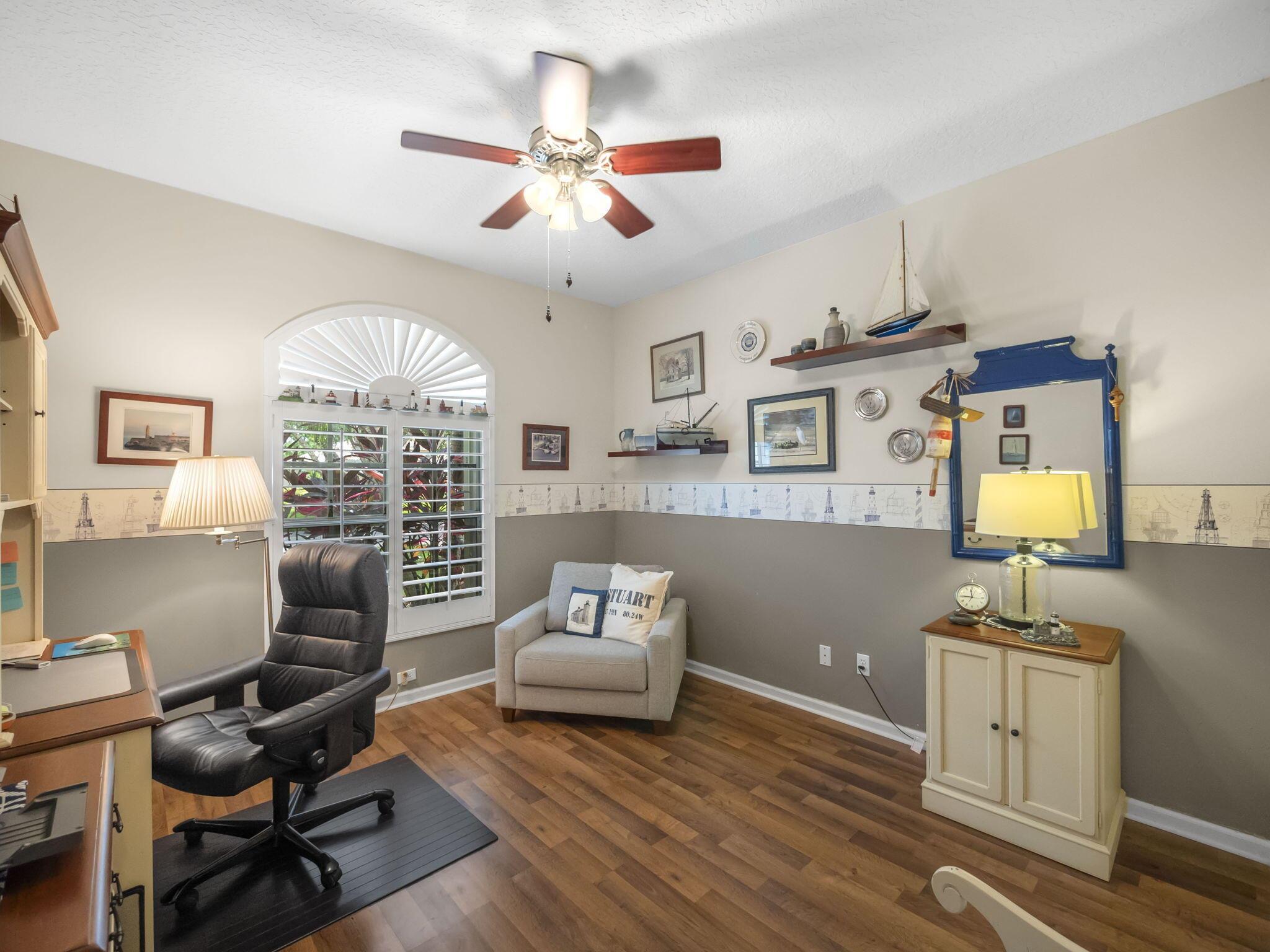 7136 SE Twin Oaks Circle