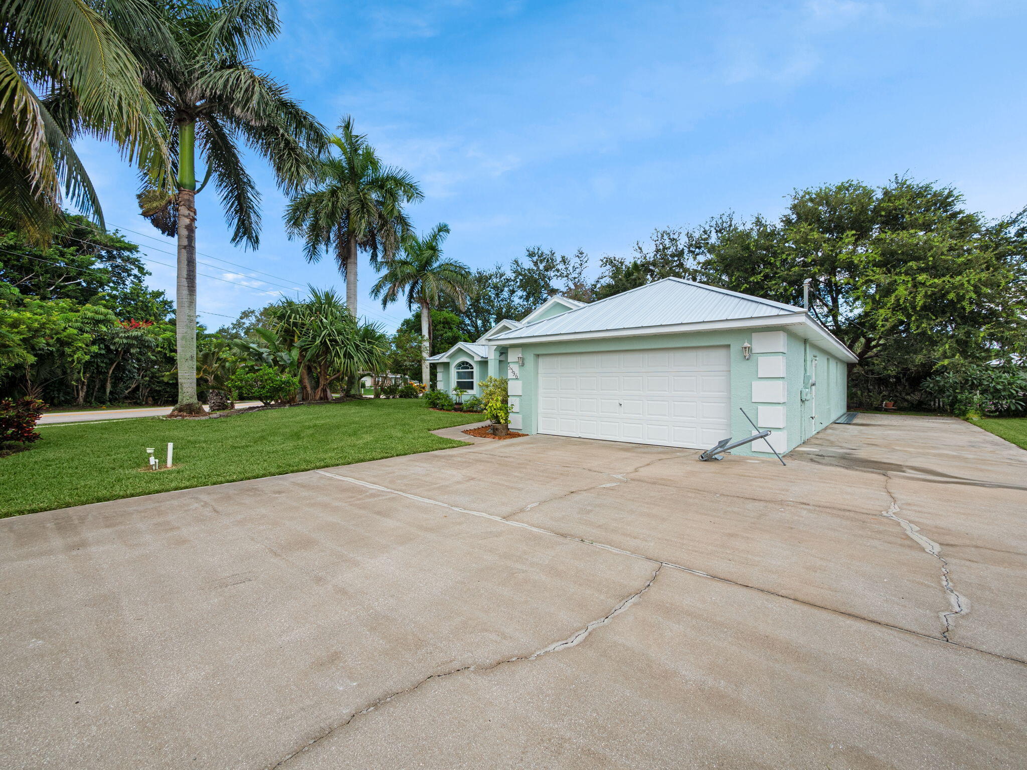 5596 SE Sailfish Way
