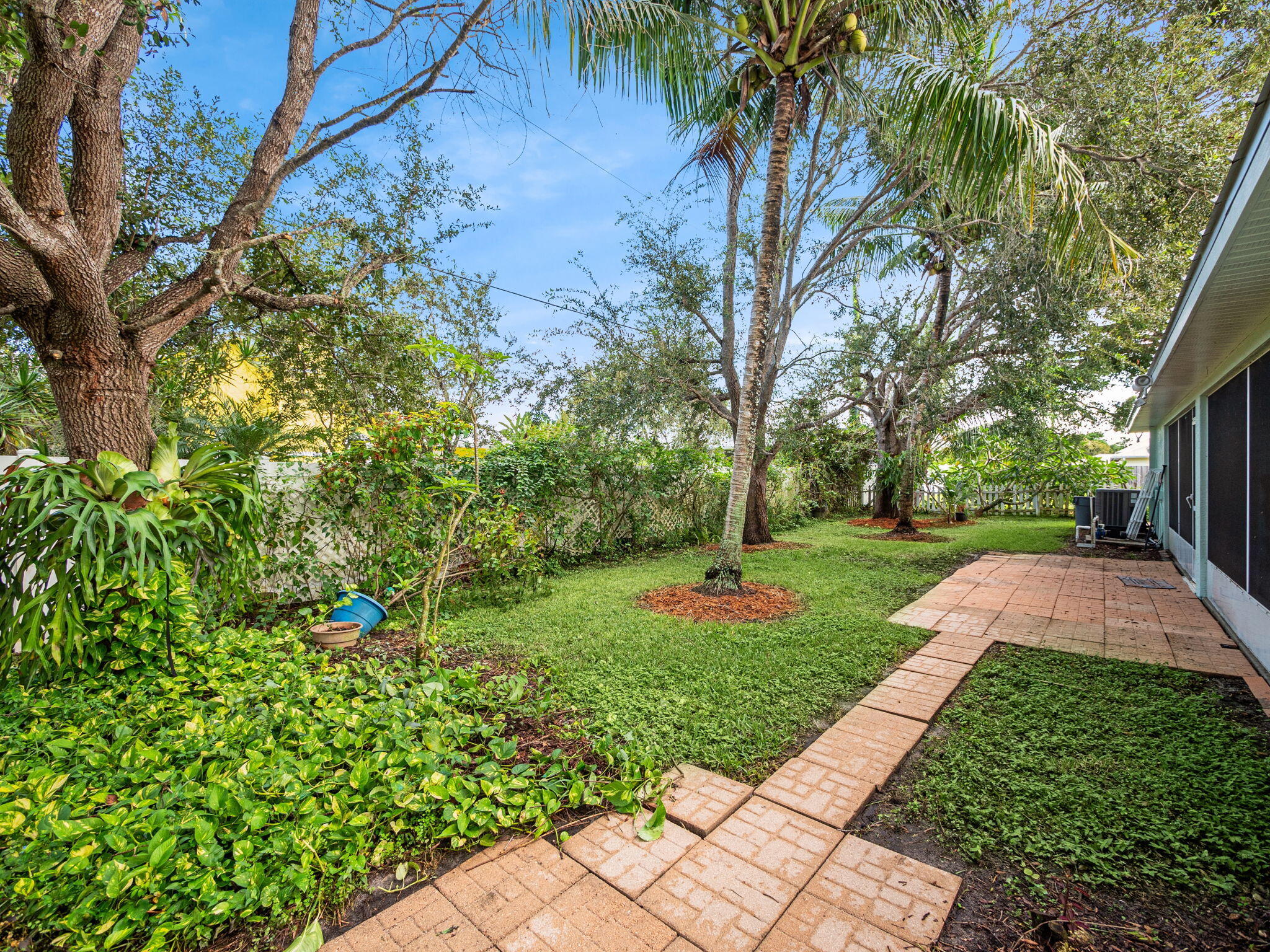 5596 SE Sailfish Way