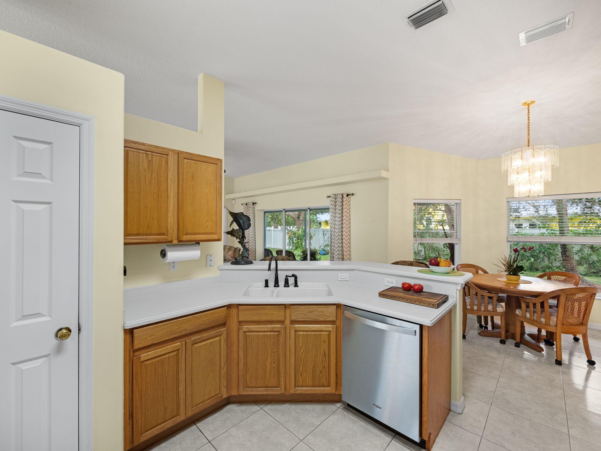 5596 SE Sailfish Way