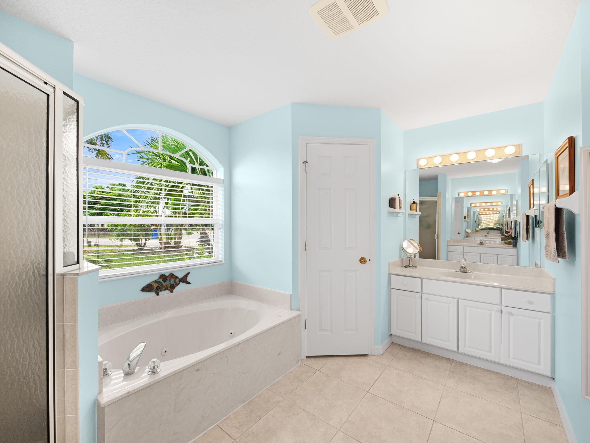 5596 SE Sailfish Way