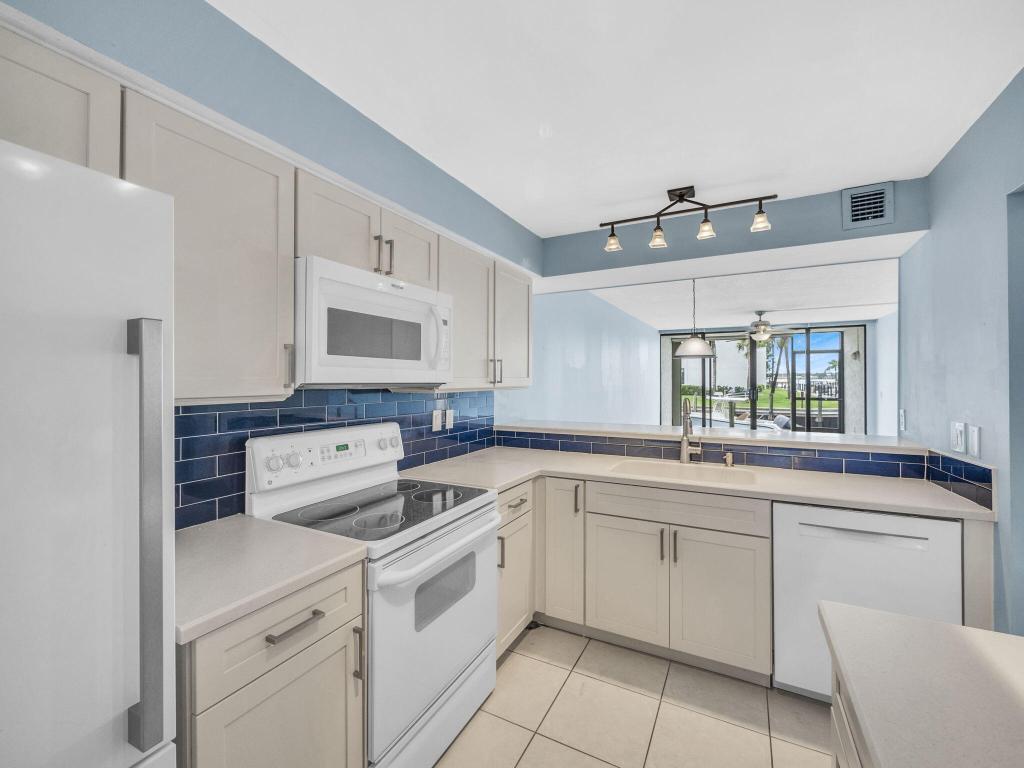 1950 SW Palm City Road 5103