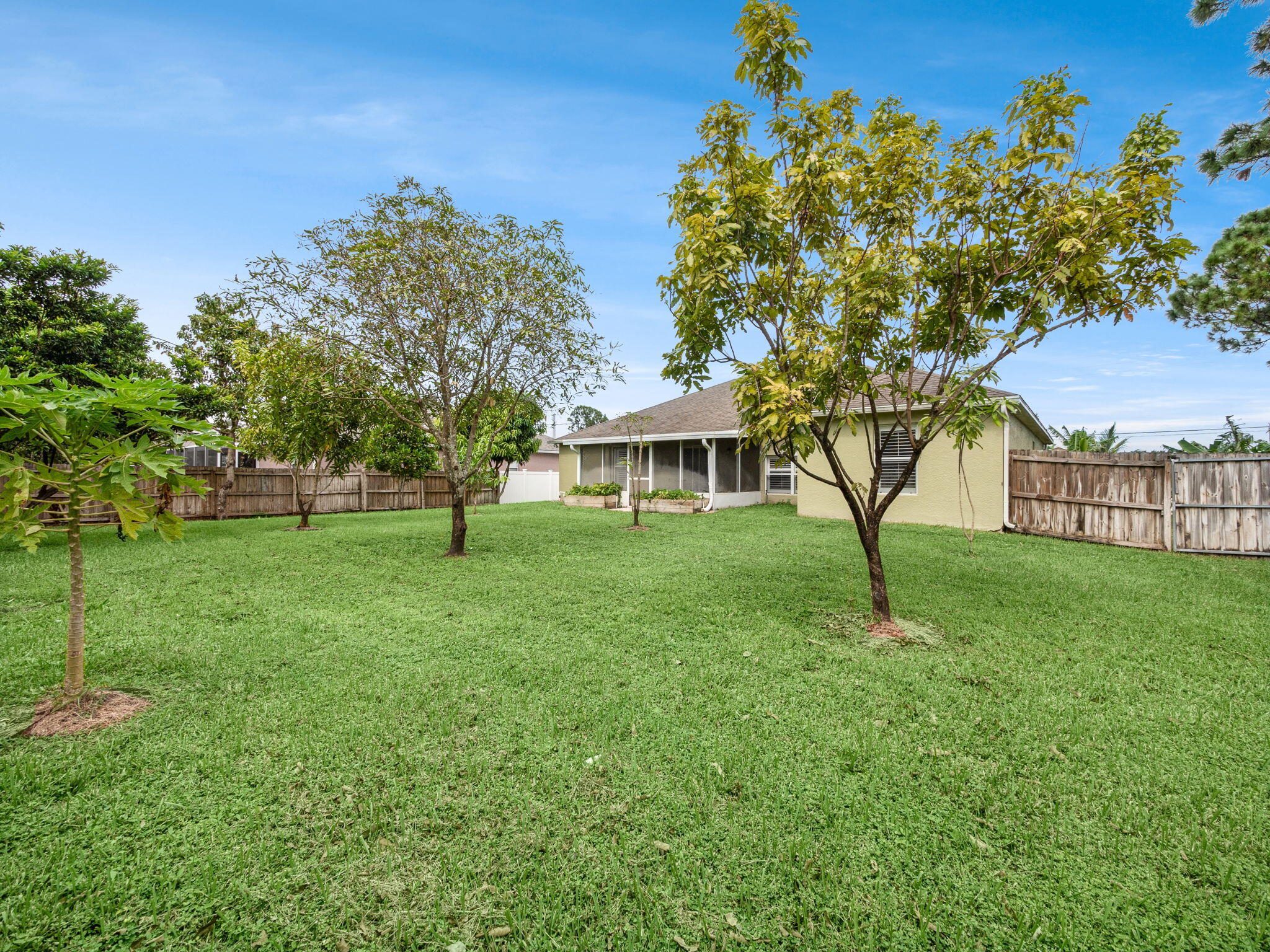 209 SW Tulip Boulevard