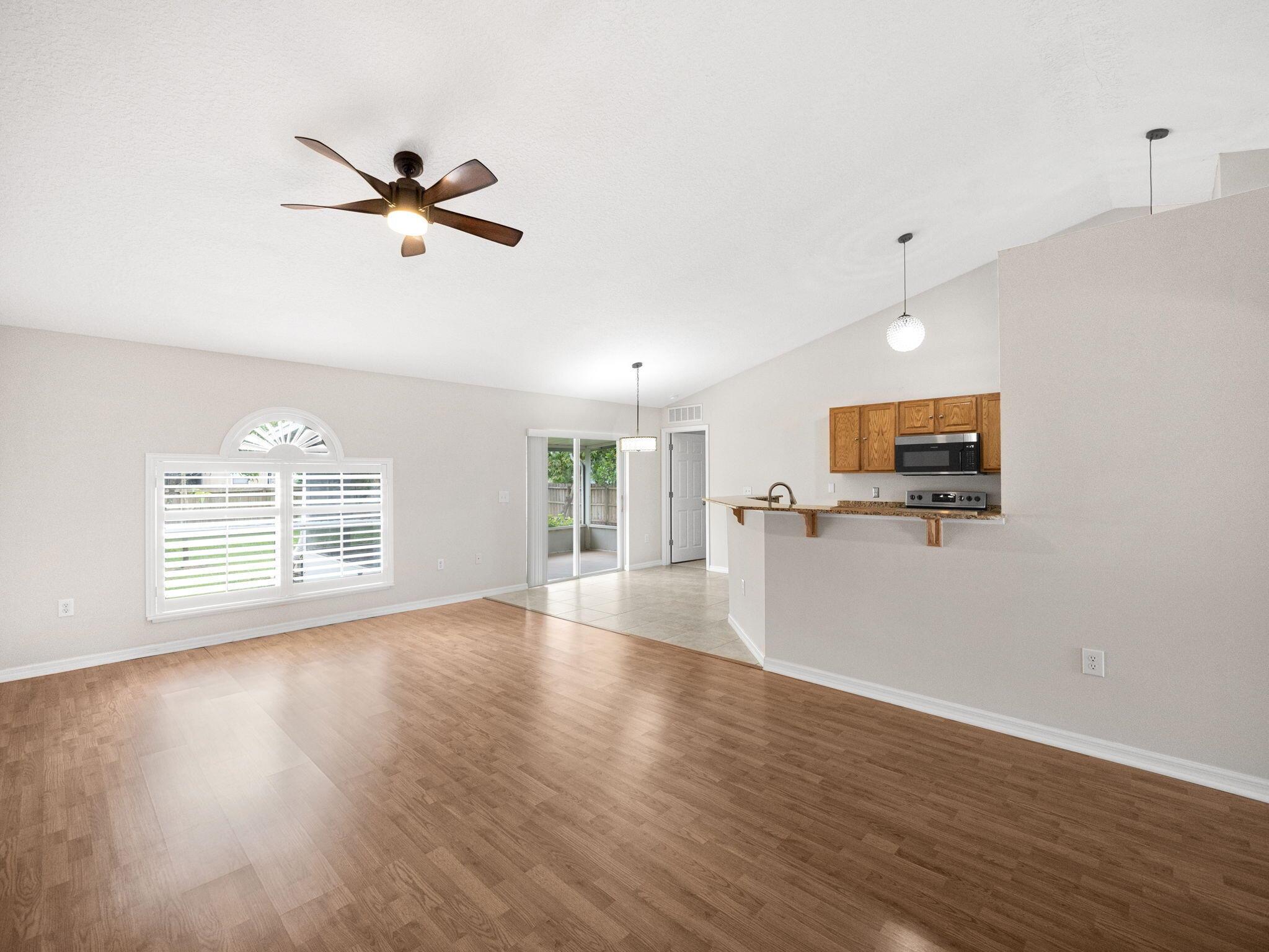 209 SW Tulip Boulevard