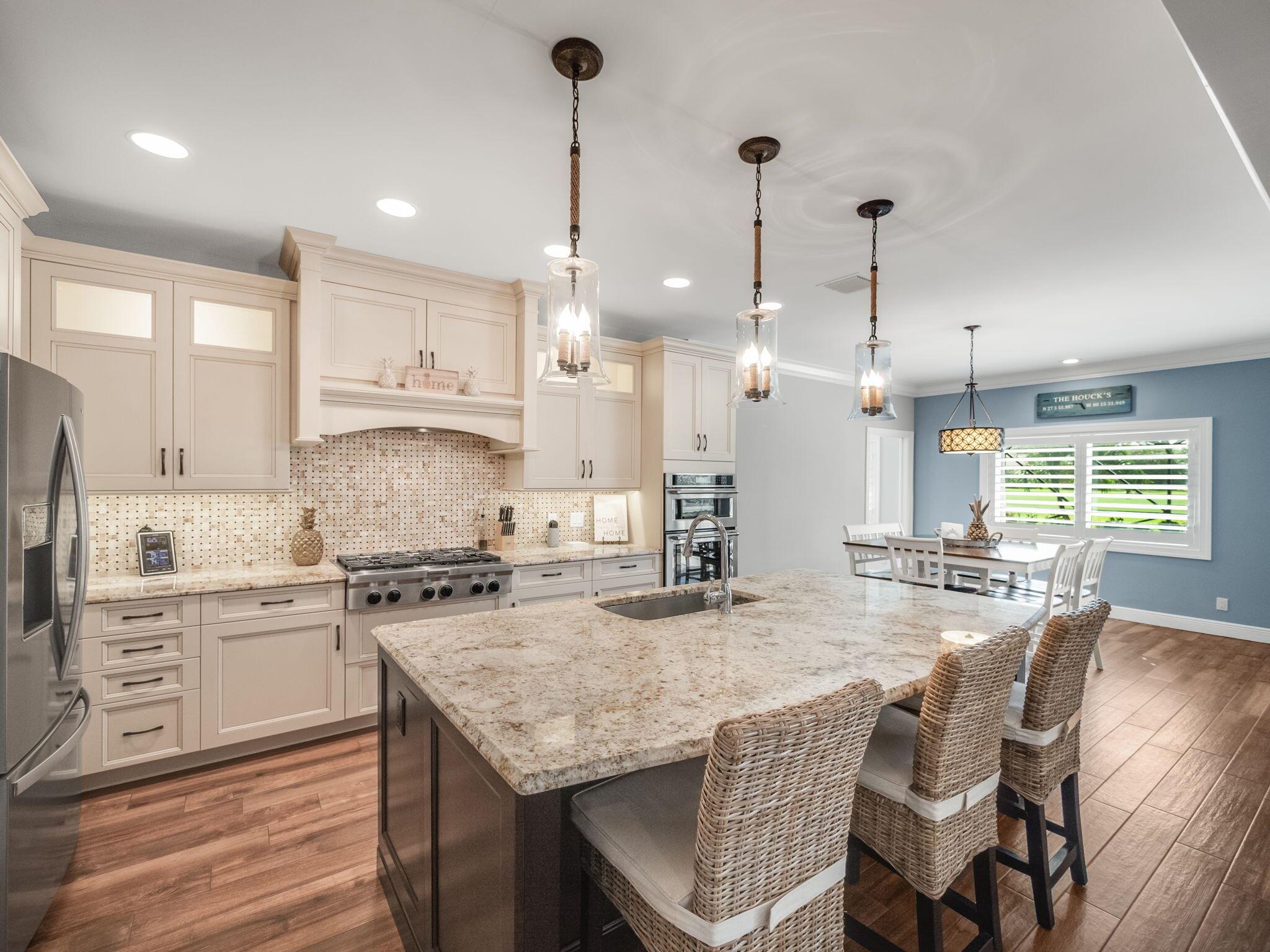 6346 SE Oakmont Place