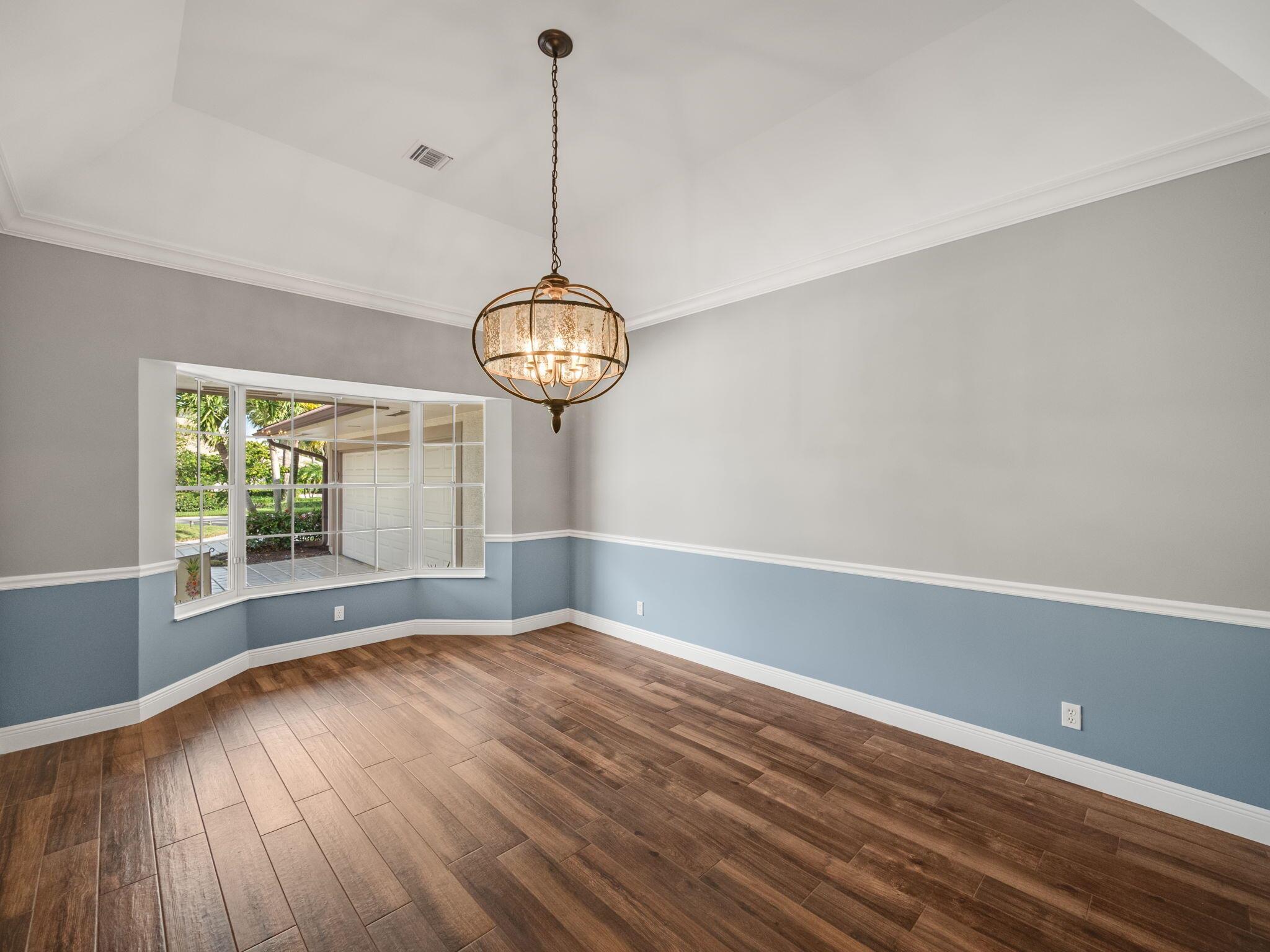 6346 SE Oakmont Place